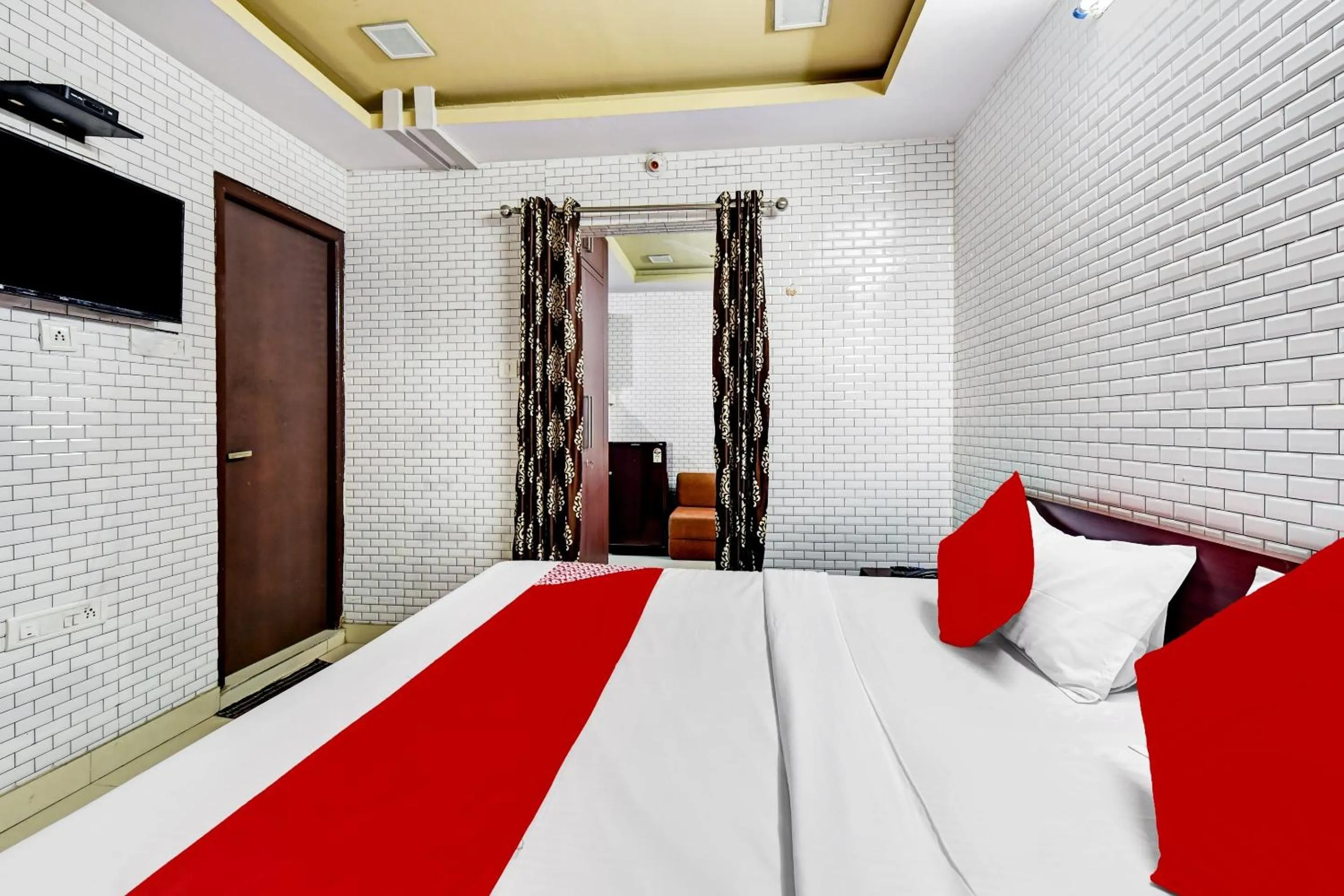 Bedroom, Bed in Hotel O Eleven Hotel & Banquet