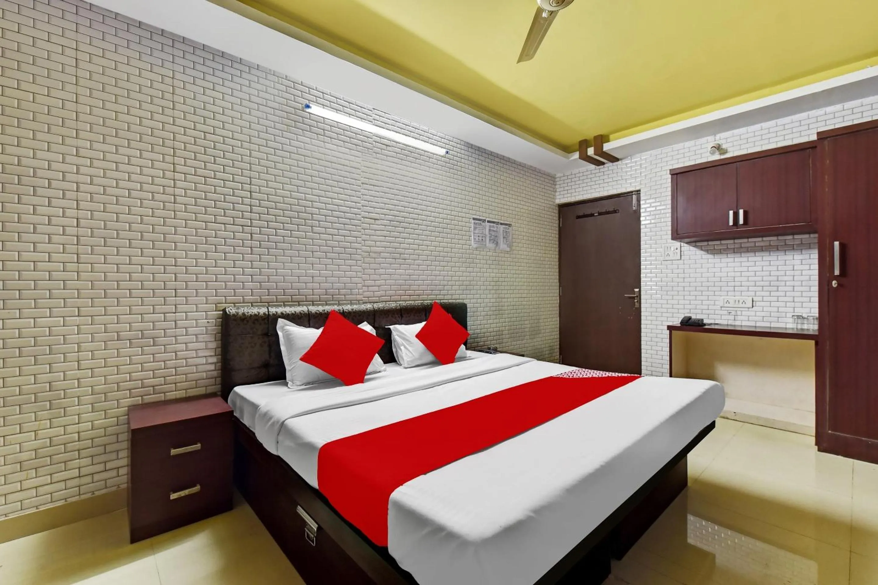 Bedroom, Bed in Hotel O Eleven Hotel & Banquet