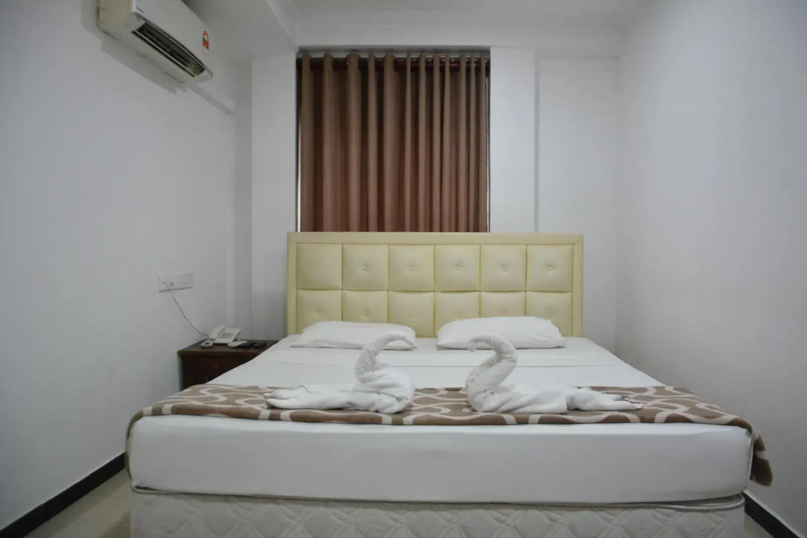 Deluxe Double Room - single occupancy in Saasha City Hotel Deluxe Double Room - single occupancy in Saasha City Hotel