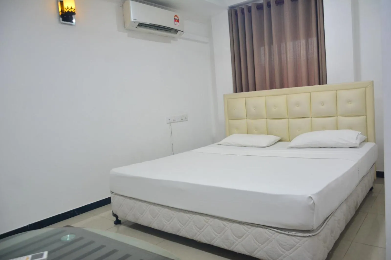 Bedroom, Bed in Saasha City Hotel