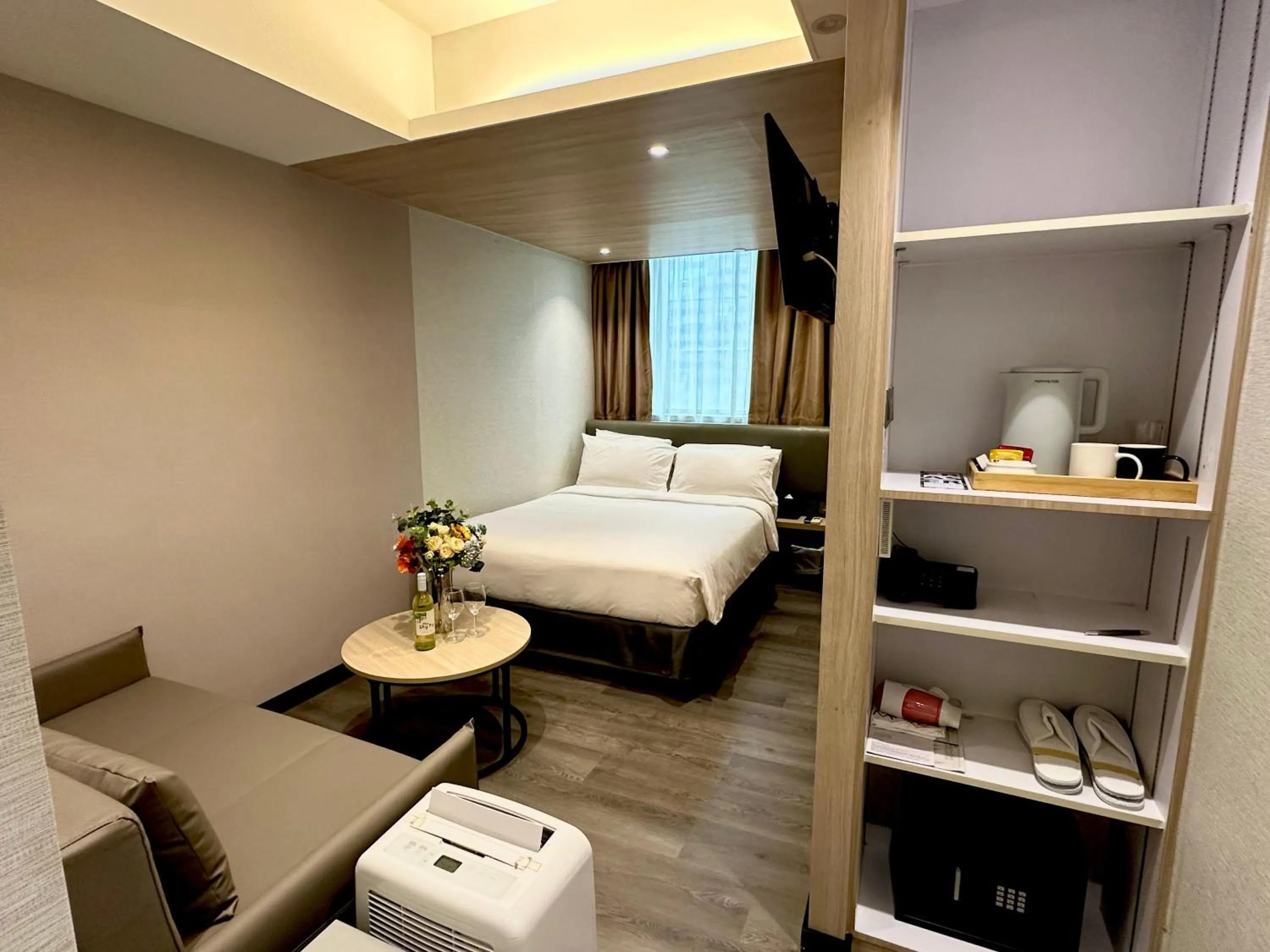 Bed in Modena by Fraser Hong Kong