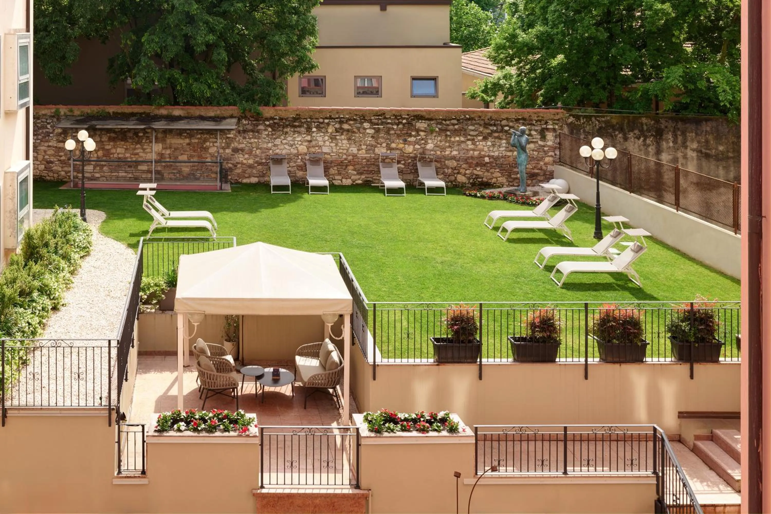 Garden in Hotel Indigo Verona - Grand Hotel Des Arts by IHG