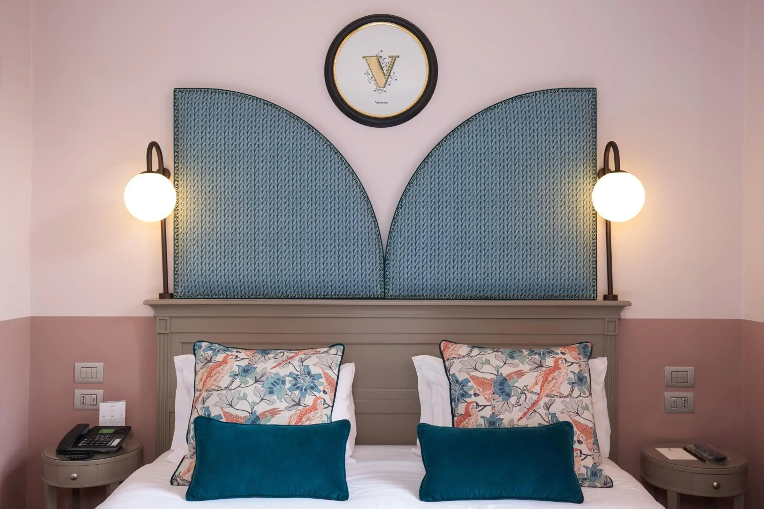 Standard King Room with Courtyard View in Hotel Indigo Verona - Grand Hotel Des Arts by IHG Standard King Room with Courtyard View in Hotel Indigo Verona - Grand Hotel Des Arts by IHG