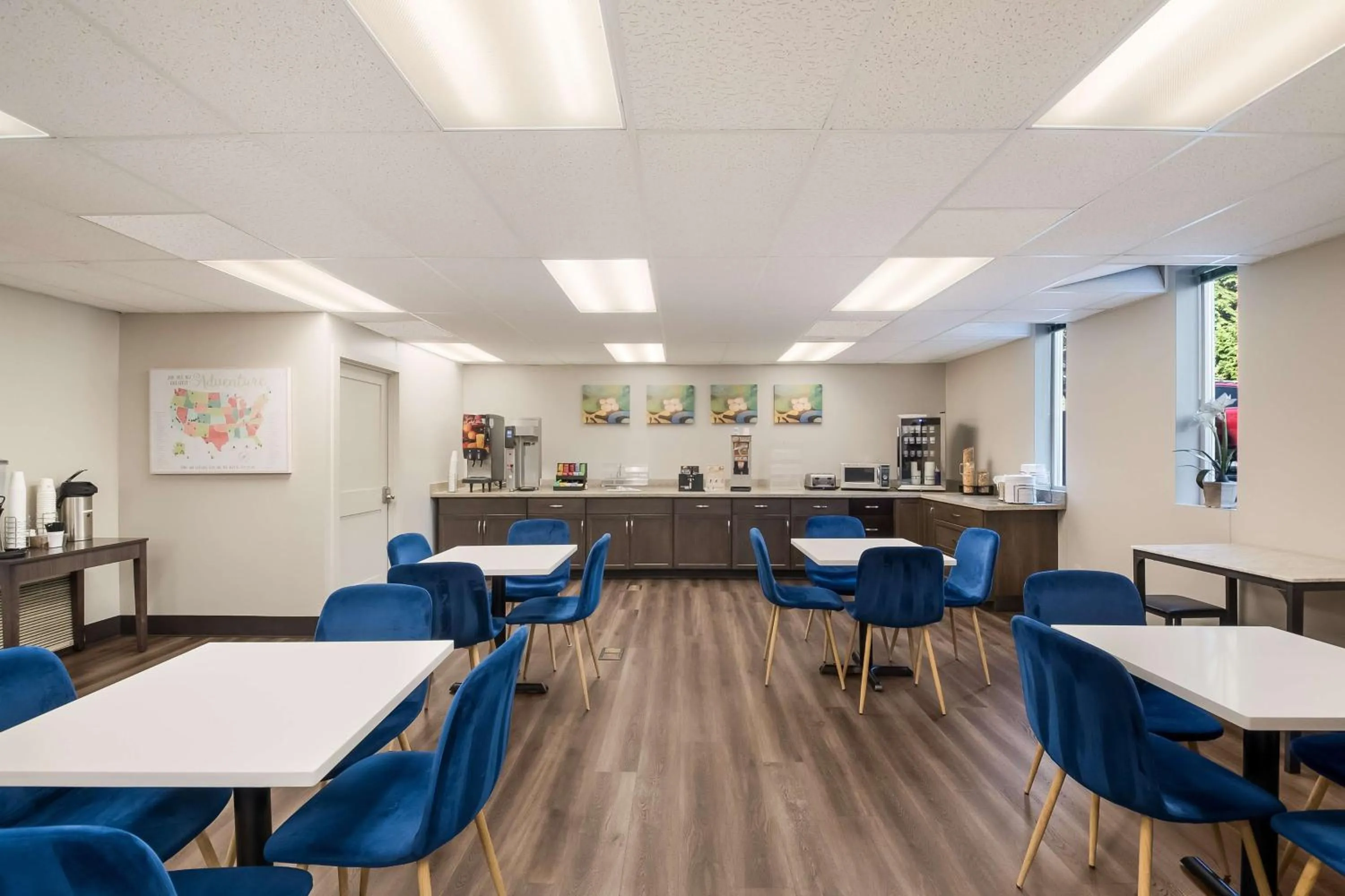 Breakfast in SureStay Plus Hotel by Best Western SeaTac Airport