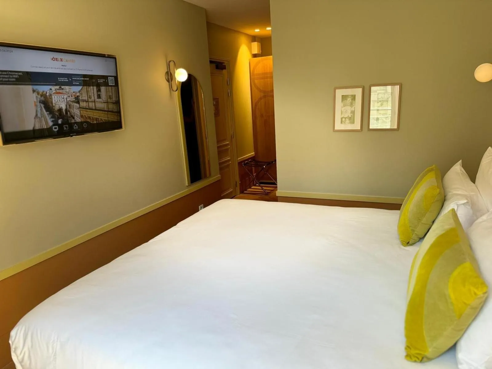 Photo of the whole room, Bed in Hotel De Cambis Best Western Premier Collection