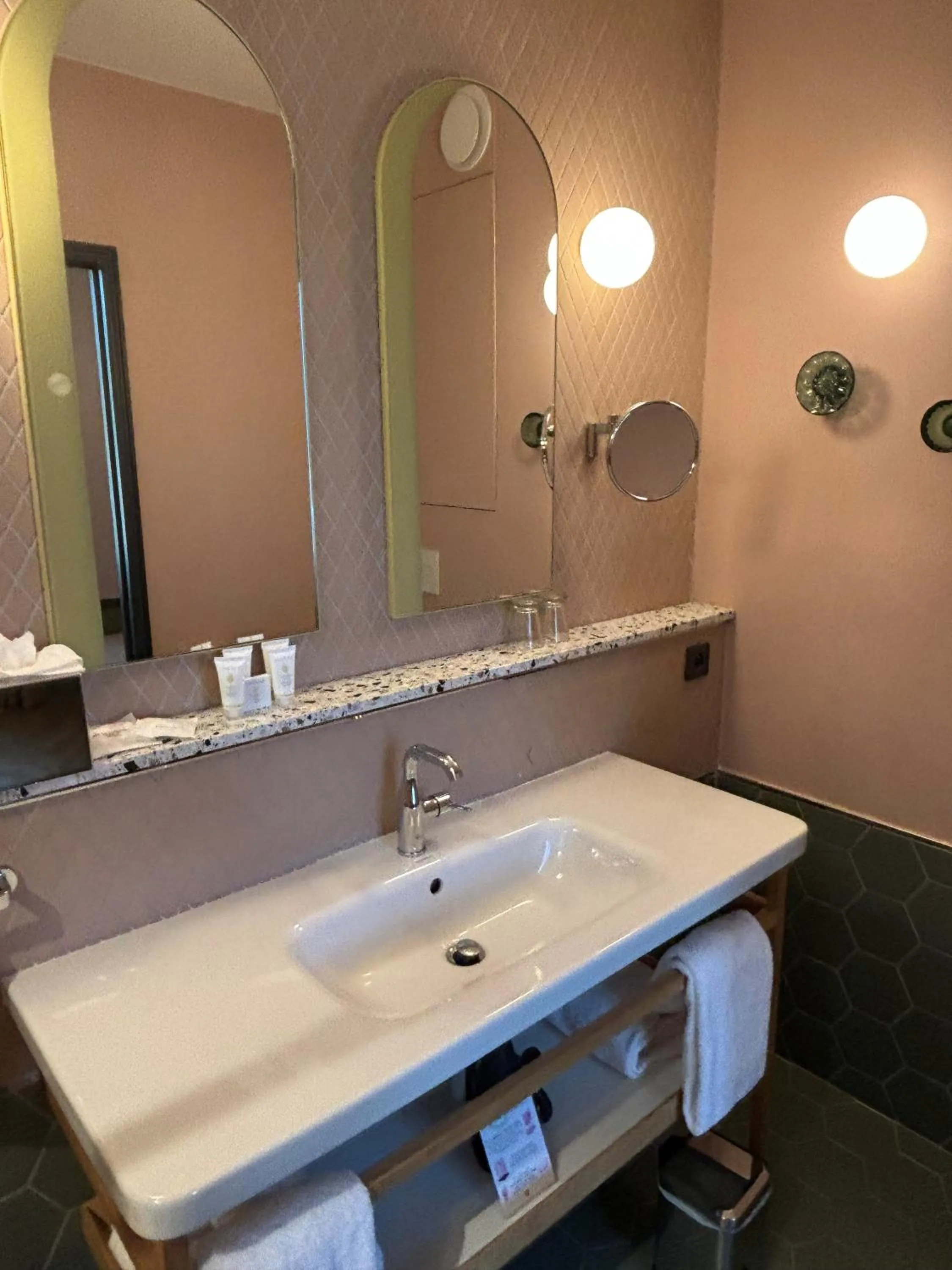 Bathroom in Hotel De Cambis Best Western Premier Collection