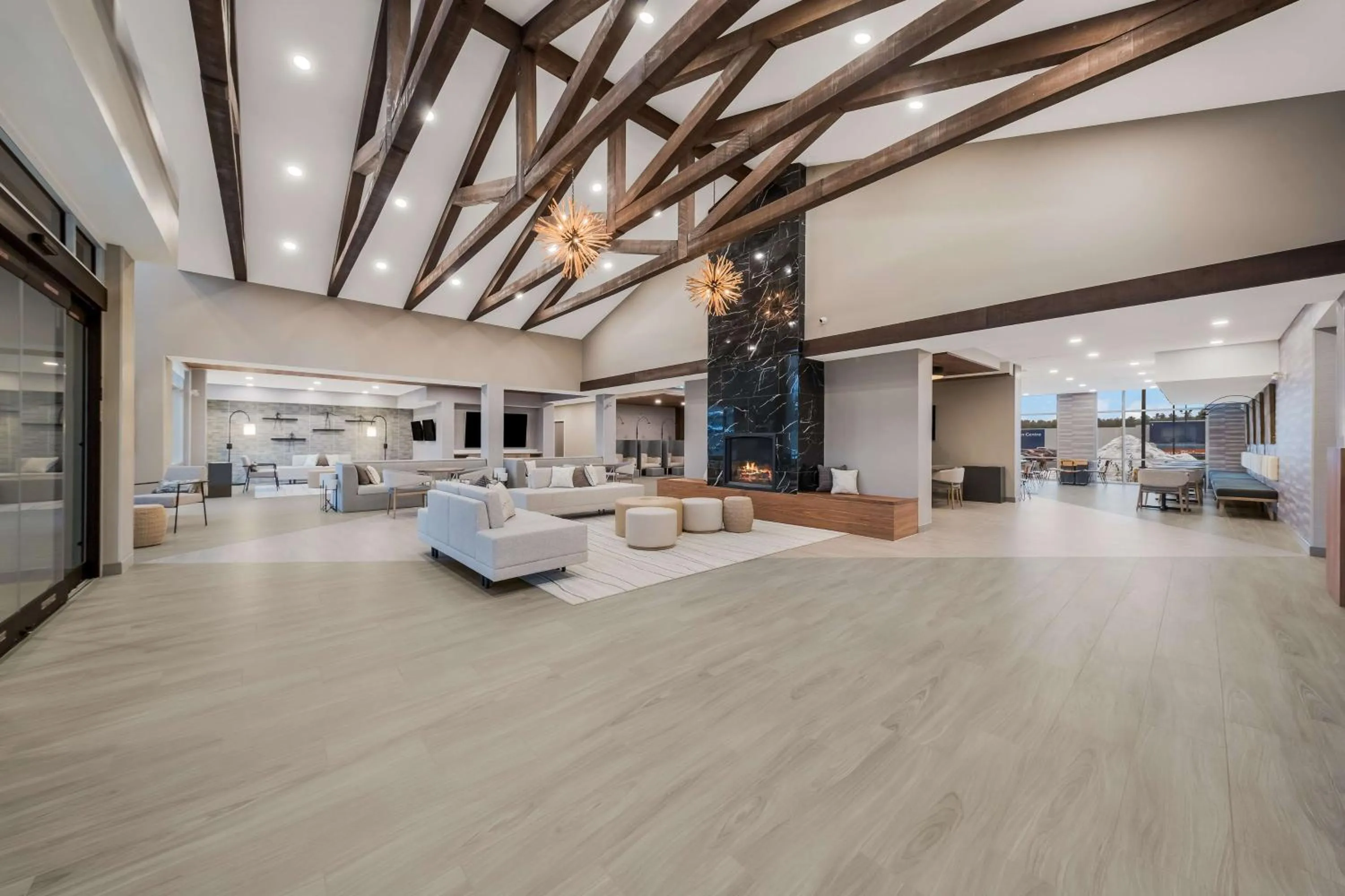 Lobby or reception in Best Western Plus Parry Sound