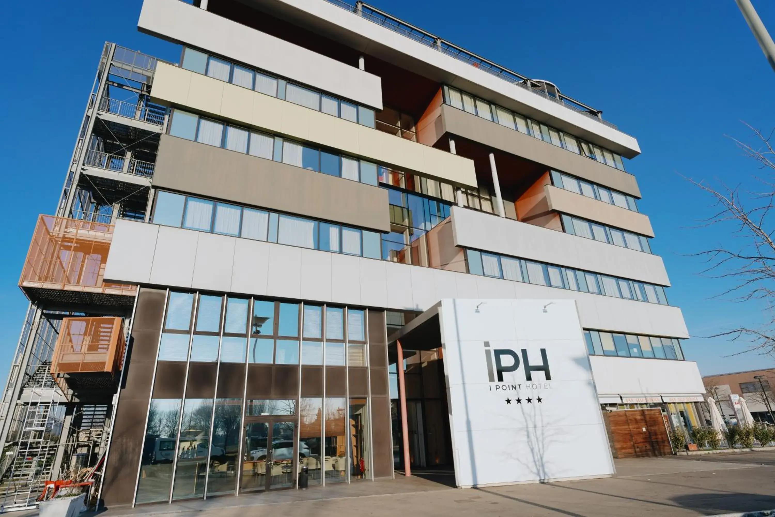 NEW IPOINT HOTEL NEW IPOINT HOTEL