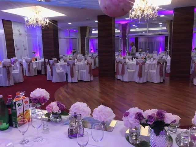 Restaurant/places to eat in Hotel Garić