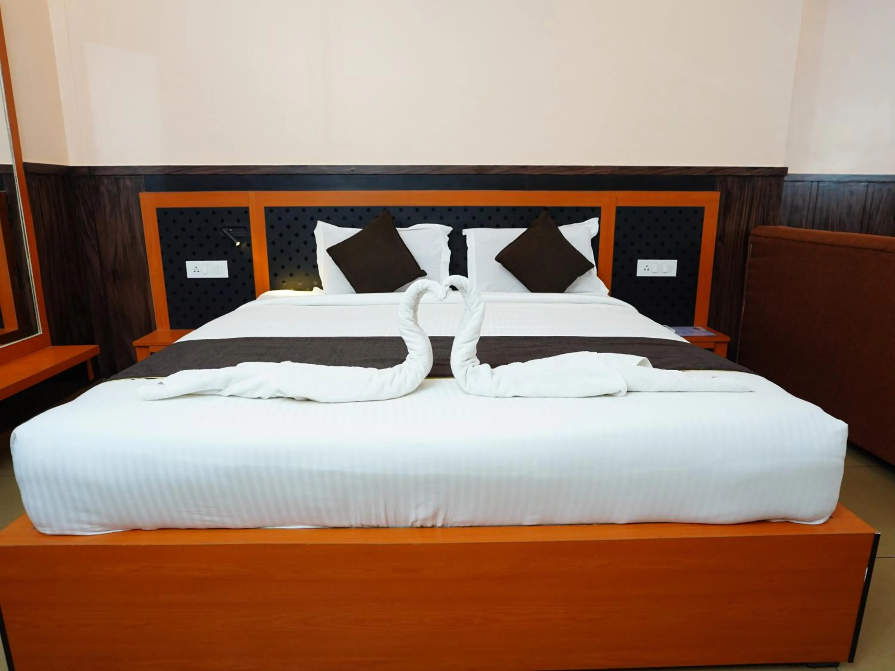 Bedroom, Bed in ABUDHABI RESIDENCY