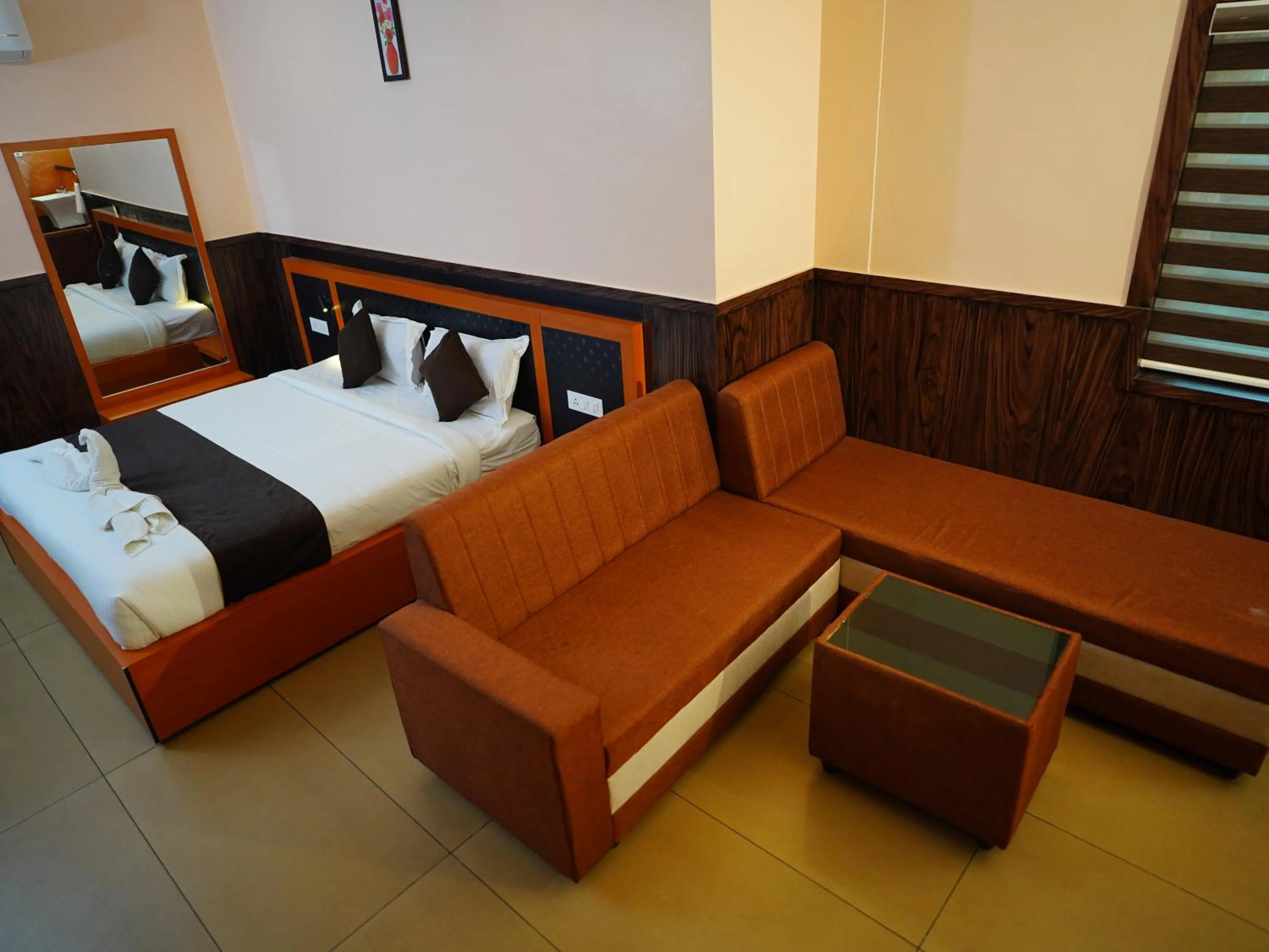 Photo of the whole room, Bed in ABUDHABI RESIDENCY