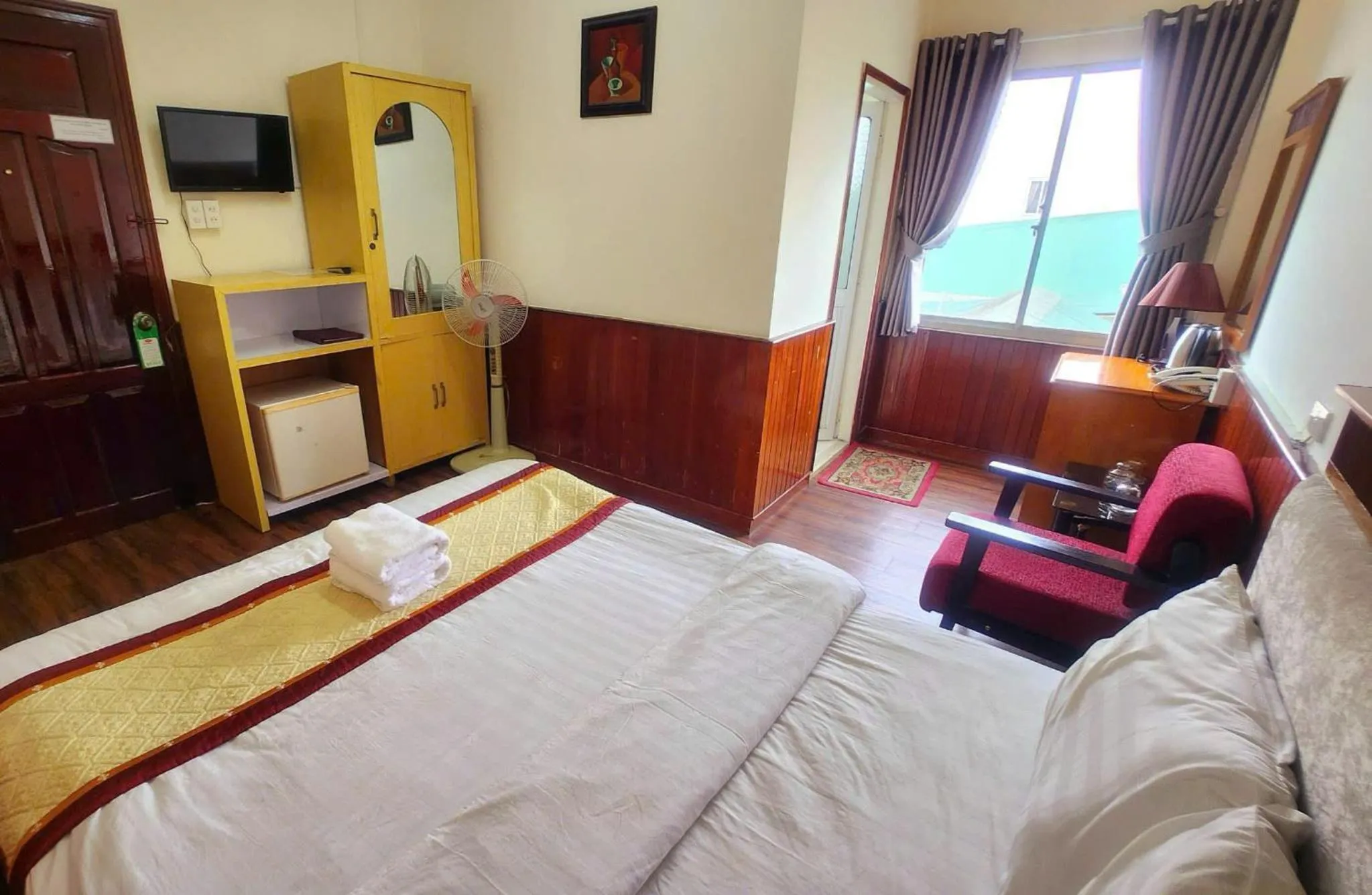 Bedroom, Bed in ANH ĐÀO HOTEL