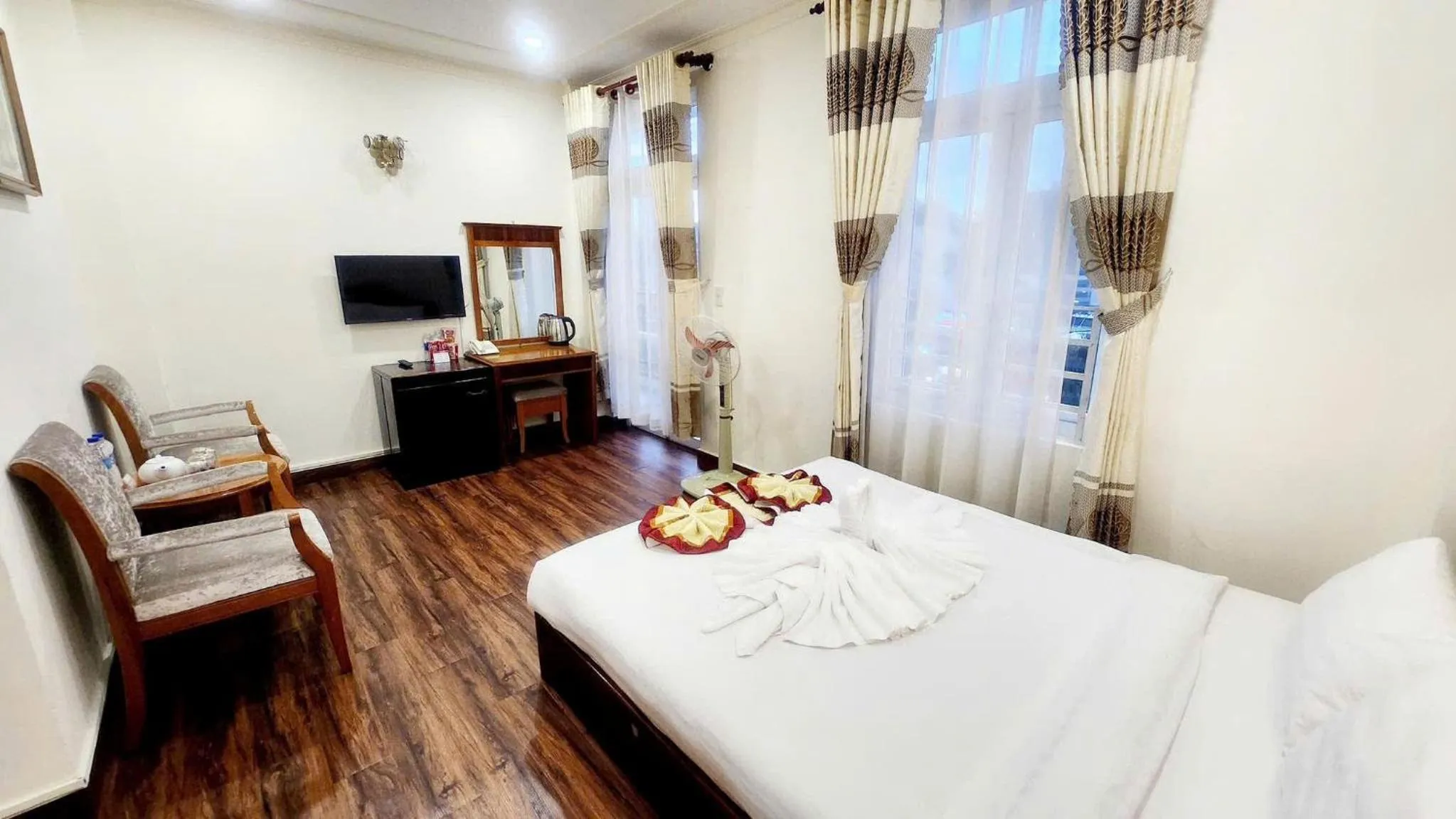 Bedroom, Bed in ANH ĐÀO HOTEL