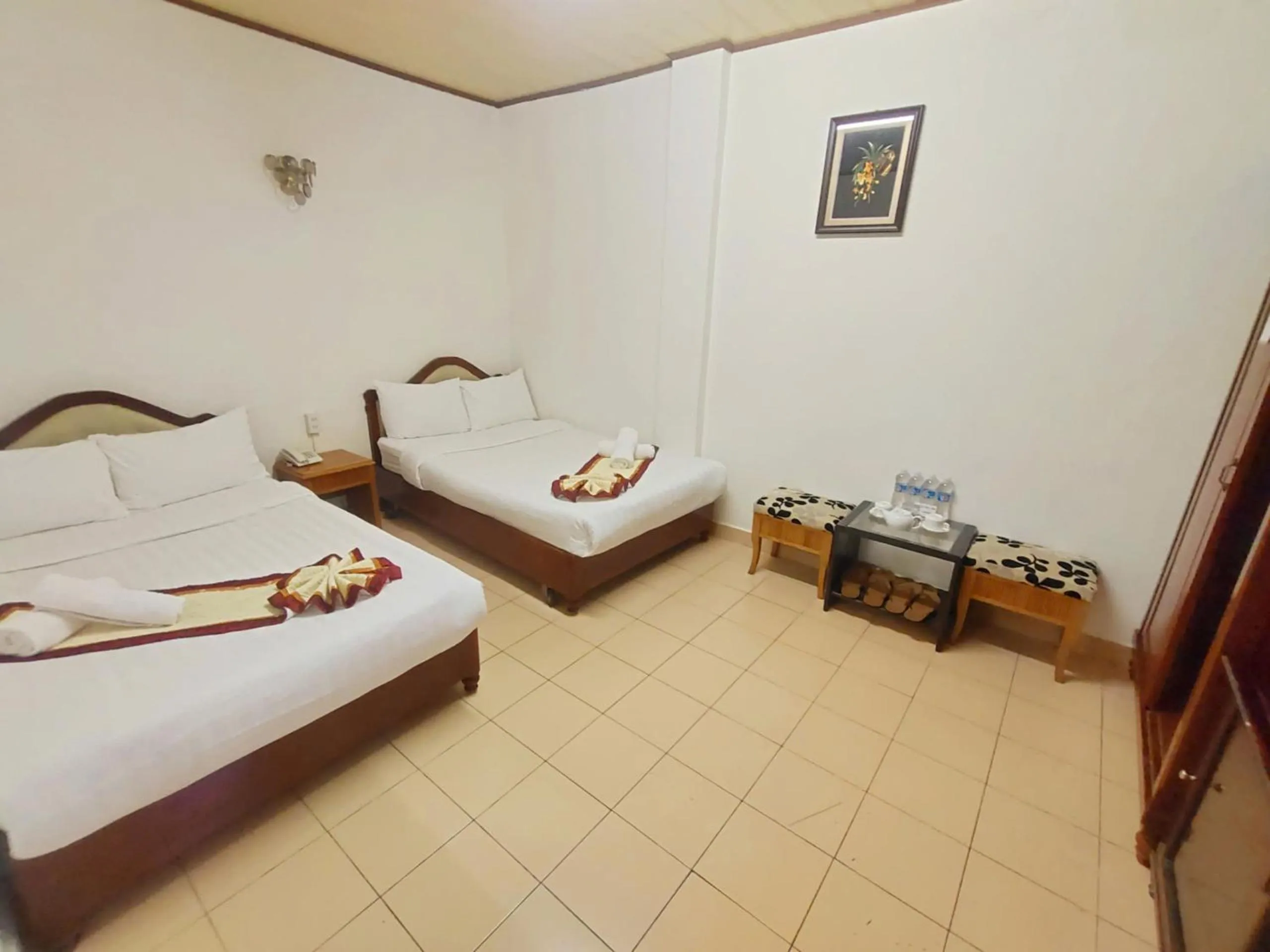 Bedroom, Bed in ANH ĐÀO HOTEL