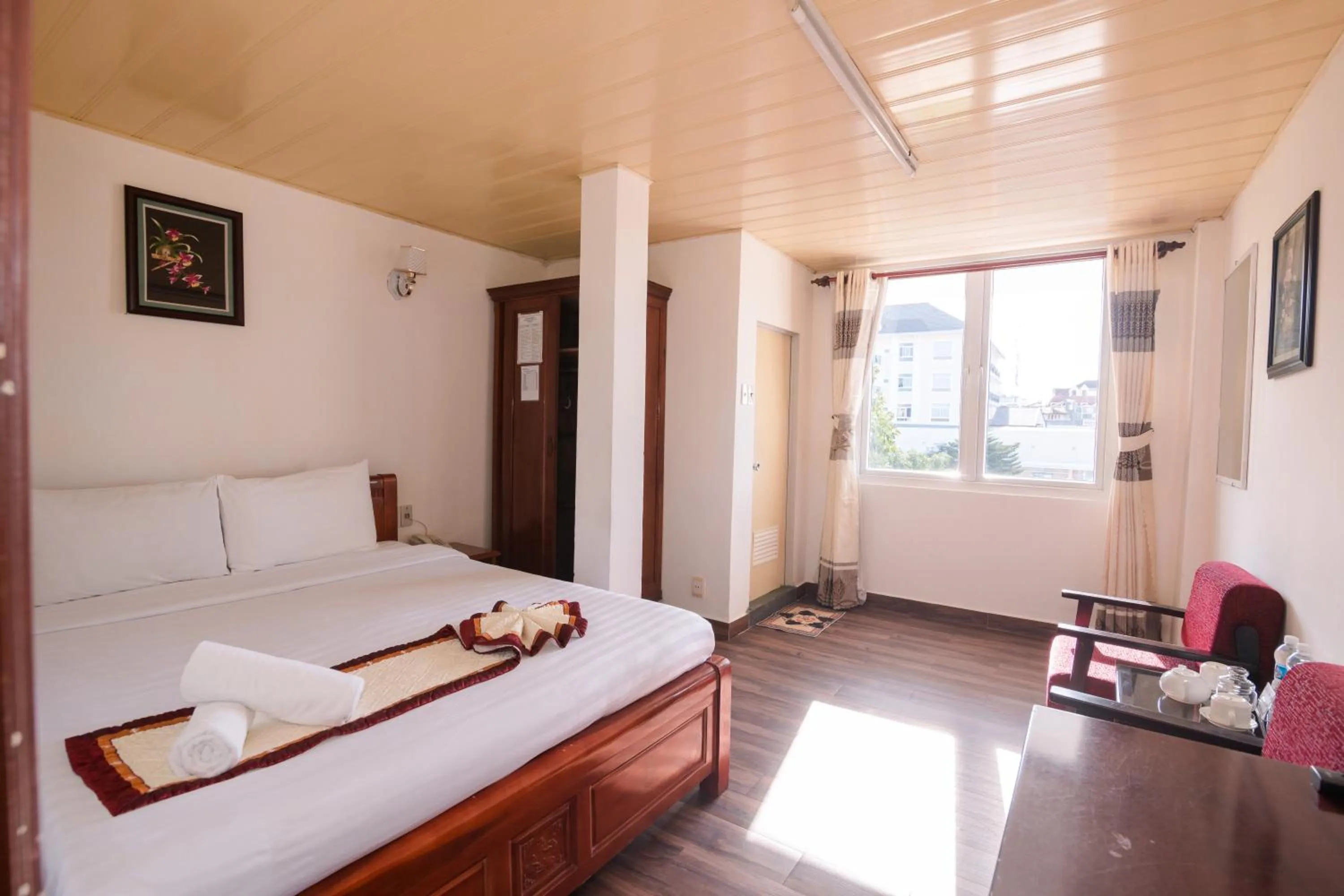 Bedroom, Bed in ANH ĐÀO HOTEL