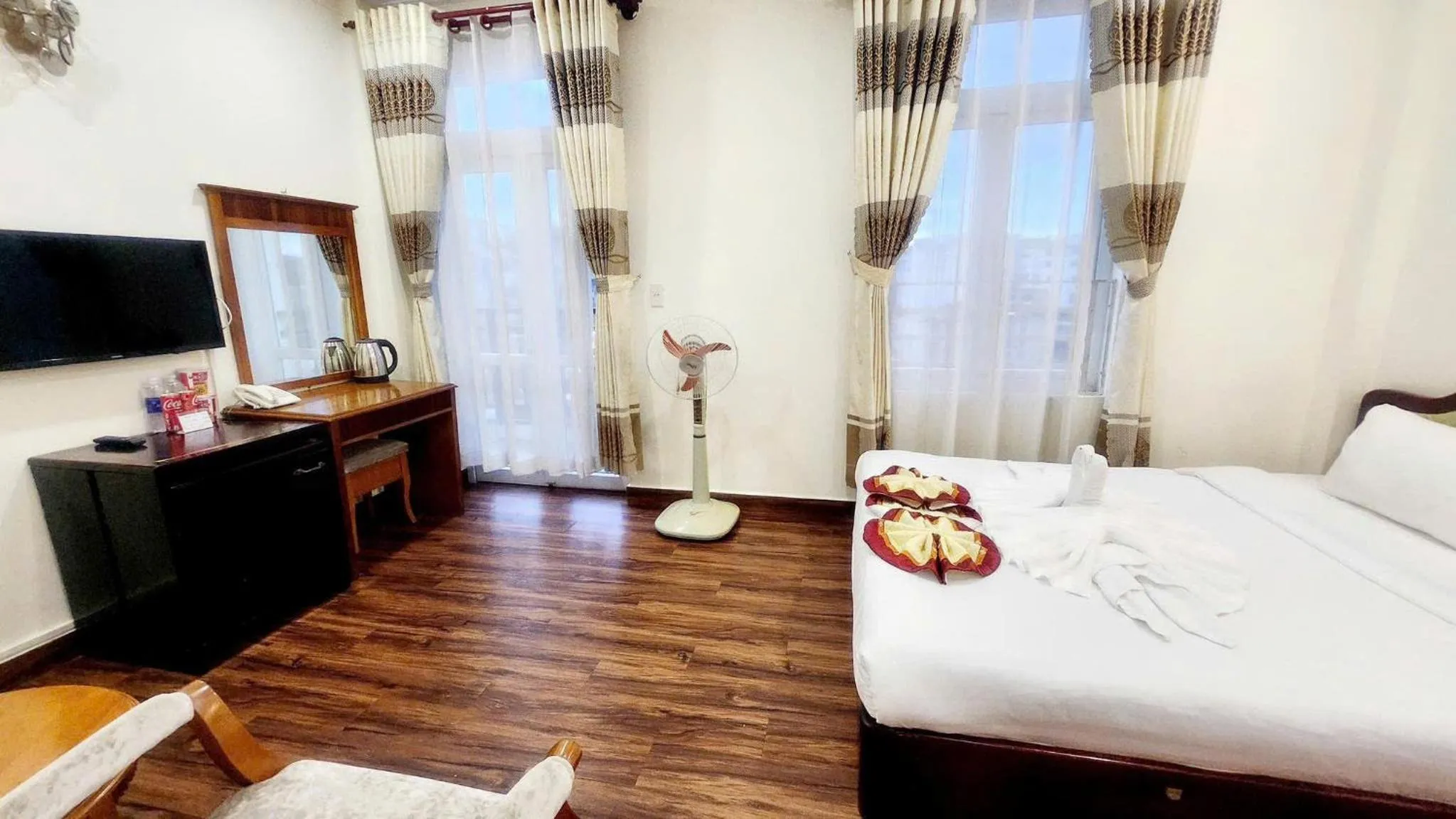 Bedroom, Bed in ANH ĐÀO HOTEL