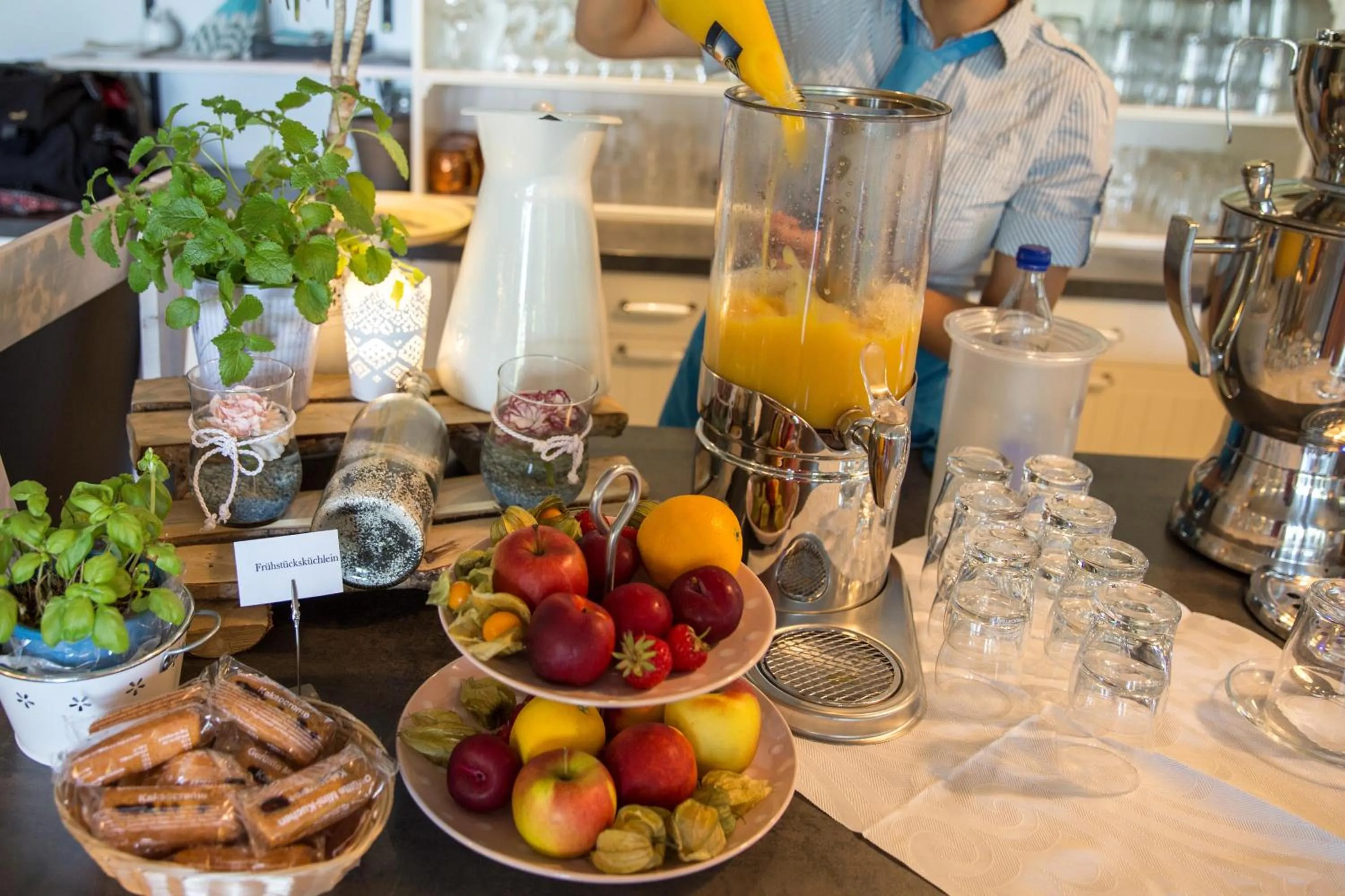 Breakfast in Villa-Meehr