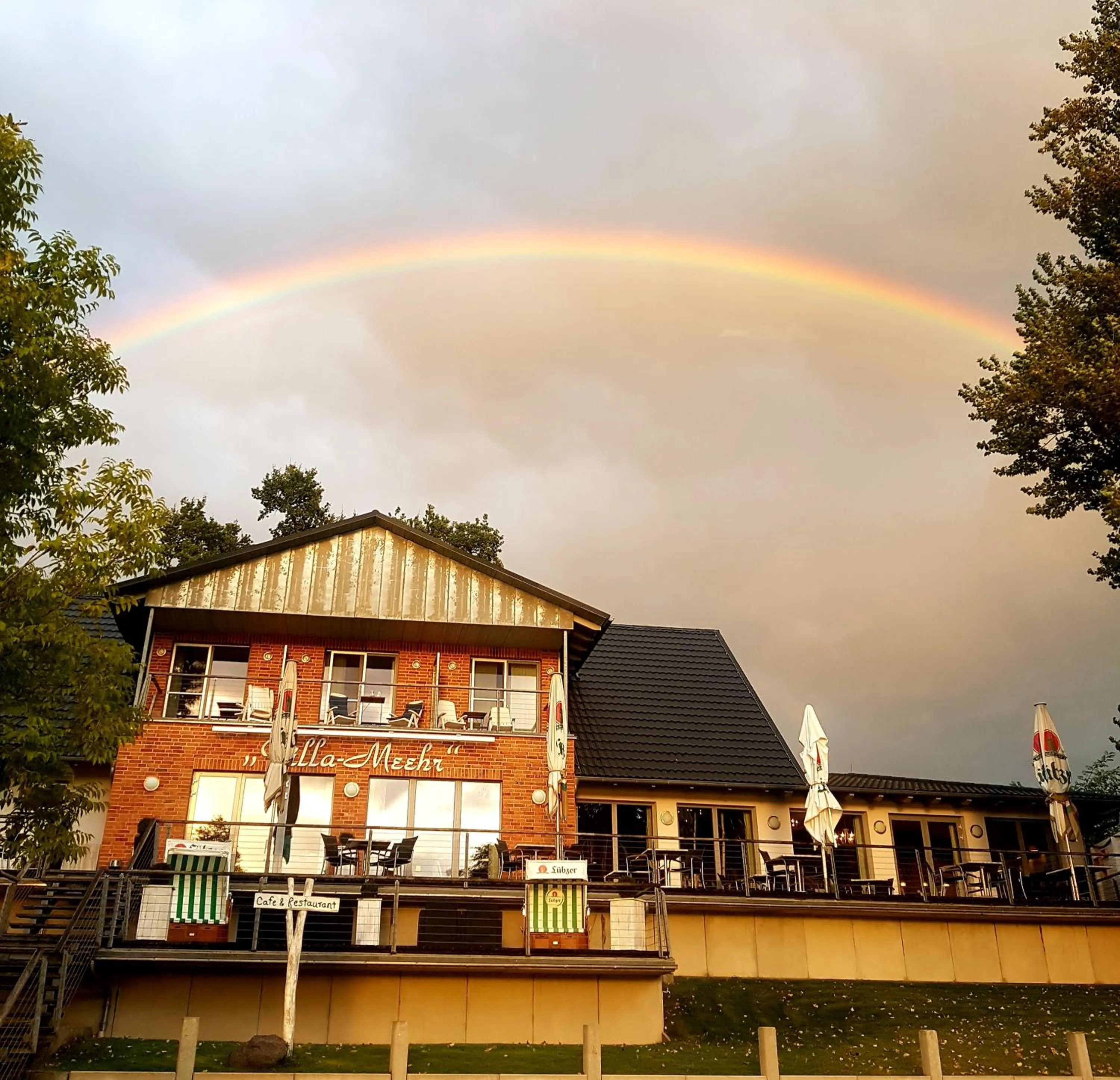 Property building in Villa-Meehr