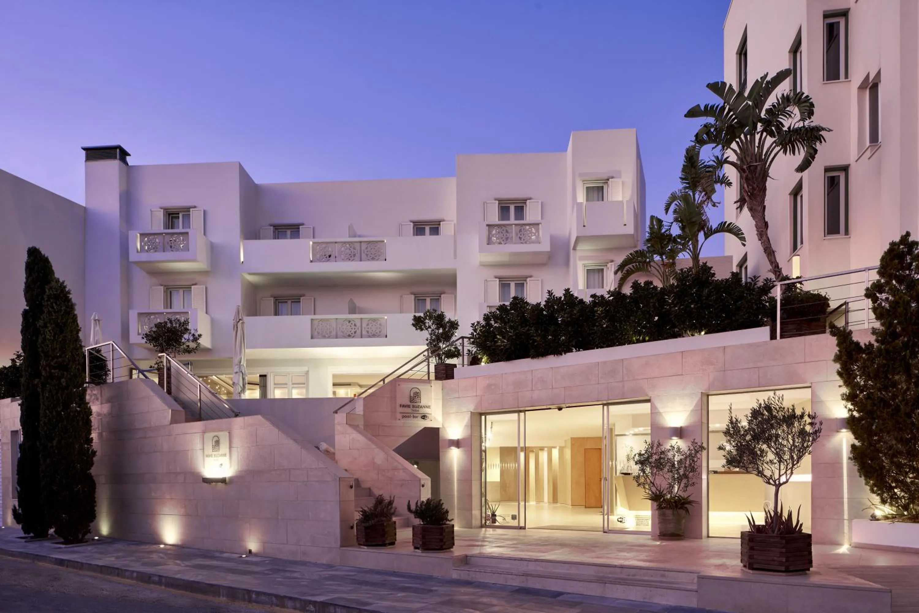 Facade/entrance in Oxygen Favie