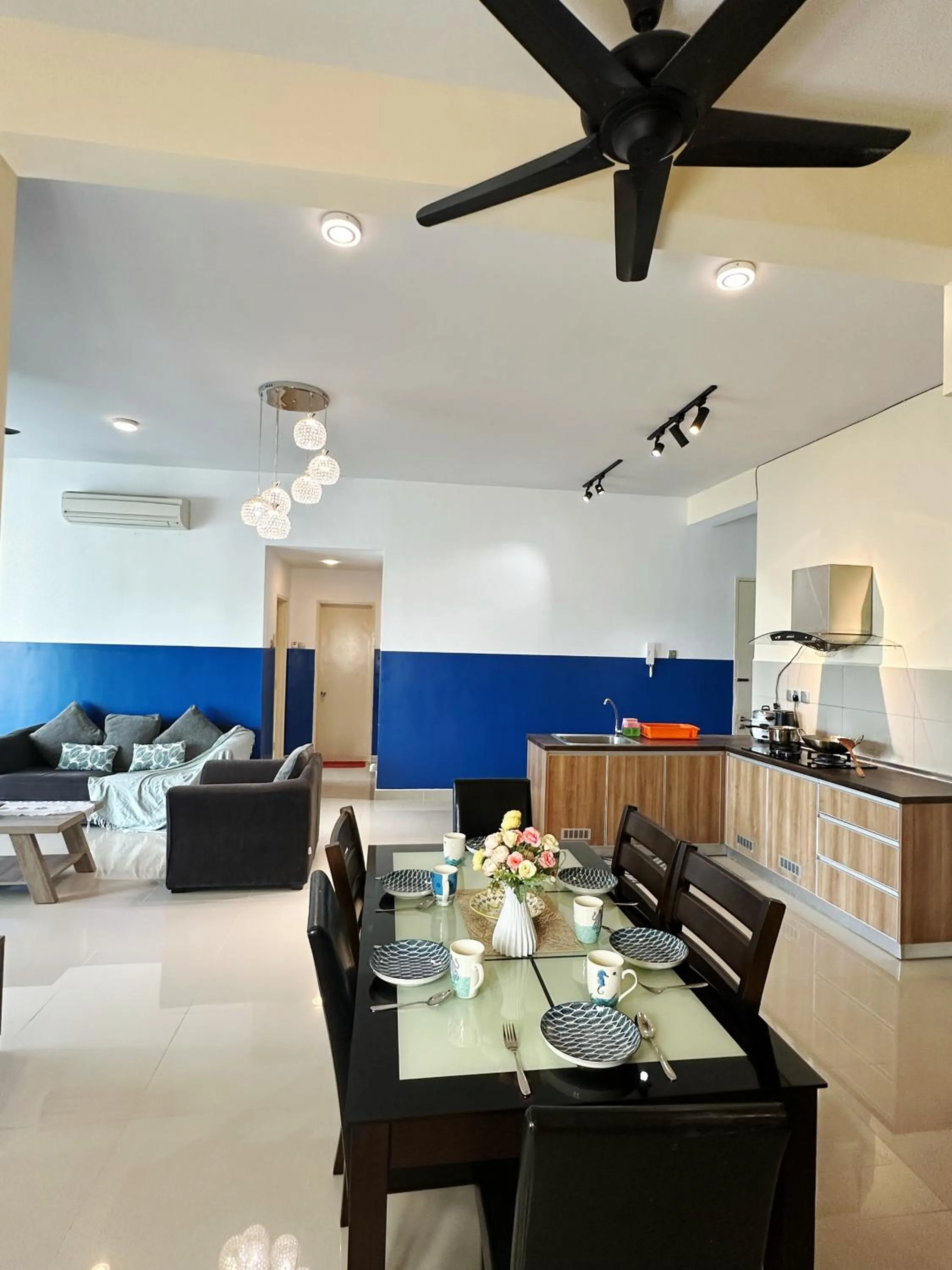 Kitchen or kitchenette in Mari Mari Homestay - IMAGO THE LOFT