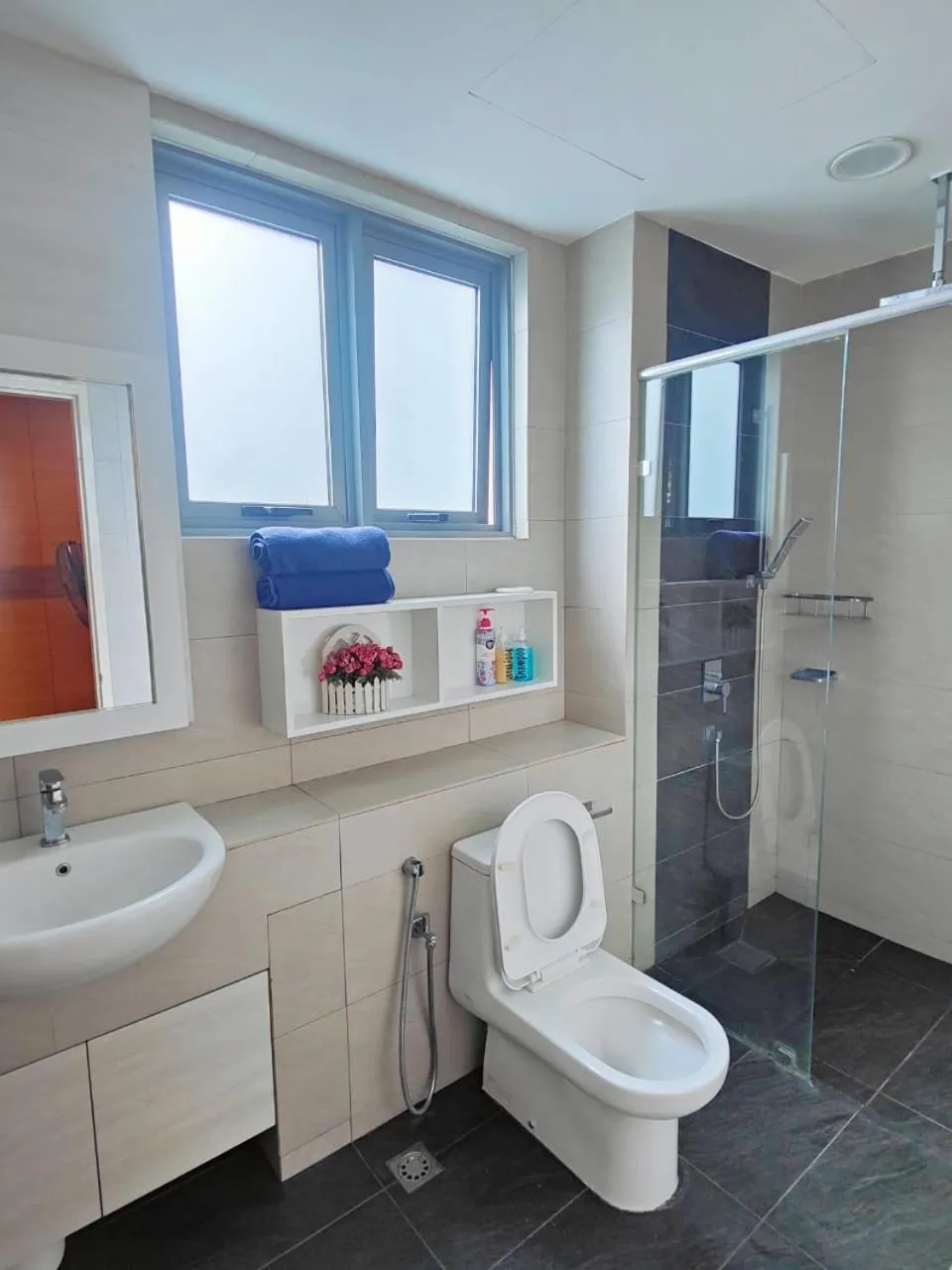 Shower in Mari Mari Homestay - IMAGO THE LOFT