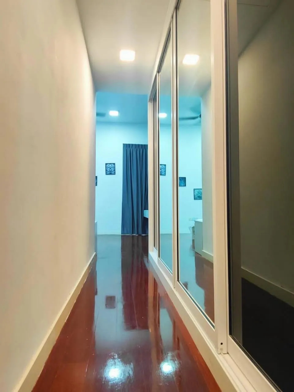 wardrobe in Mari Mari Homestay - IMAGO THE LOFT