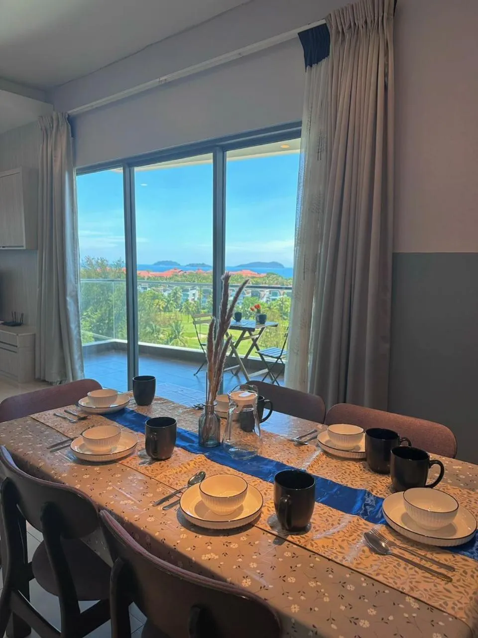 Dining area in Mari Mari Homestay - IMAGO THE LOFT