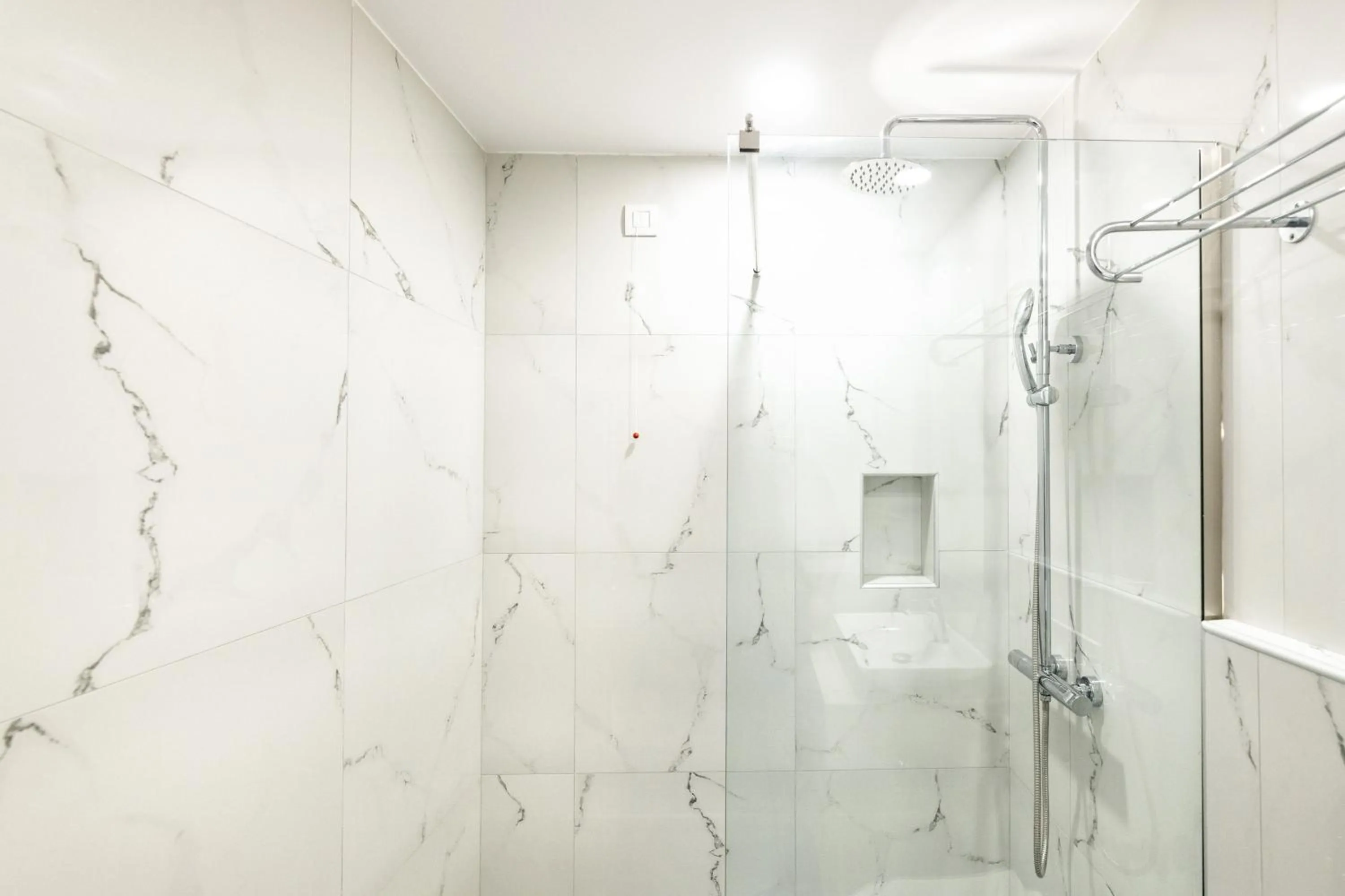 Shower in Tesoro Hotel Zakynthos