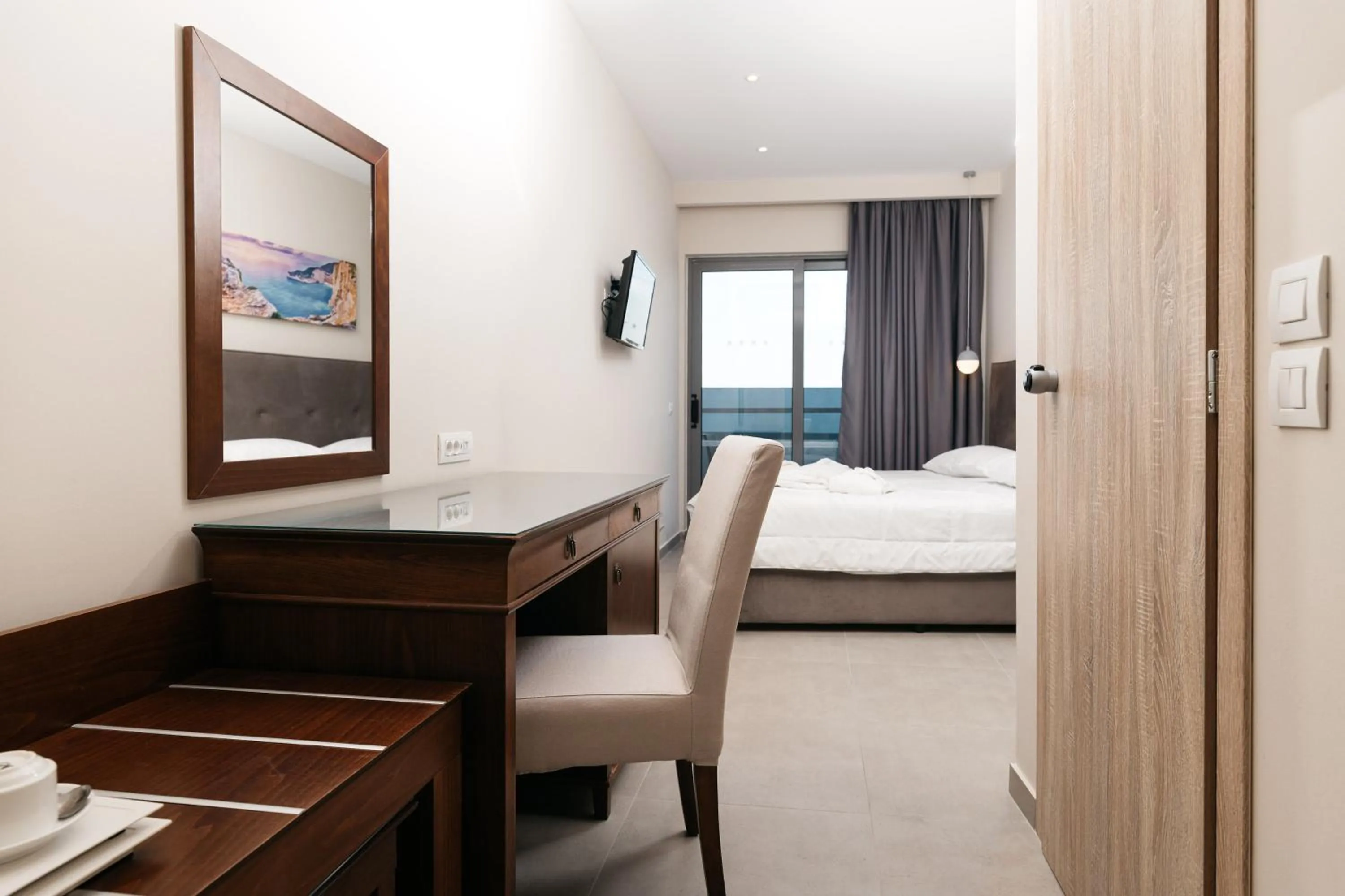 Photo of the whole room, Bed in Tesoro Hotel Zakynthos