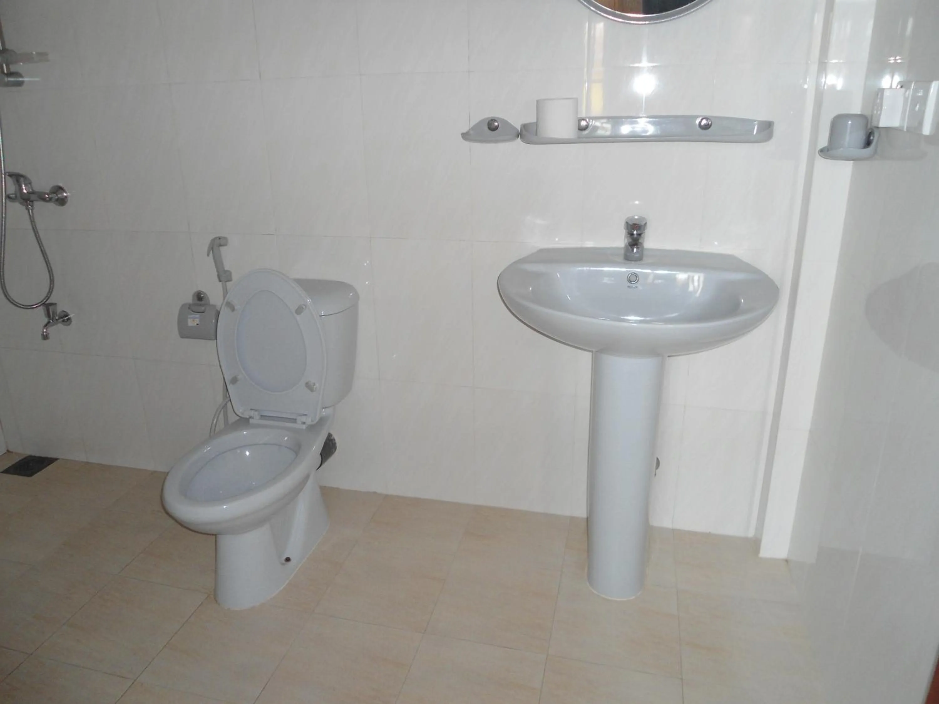 Bathroom in Main Reef Guest House