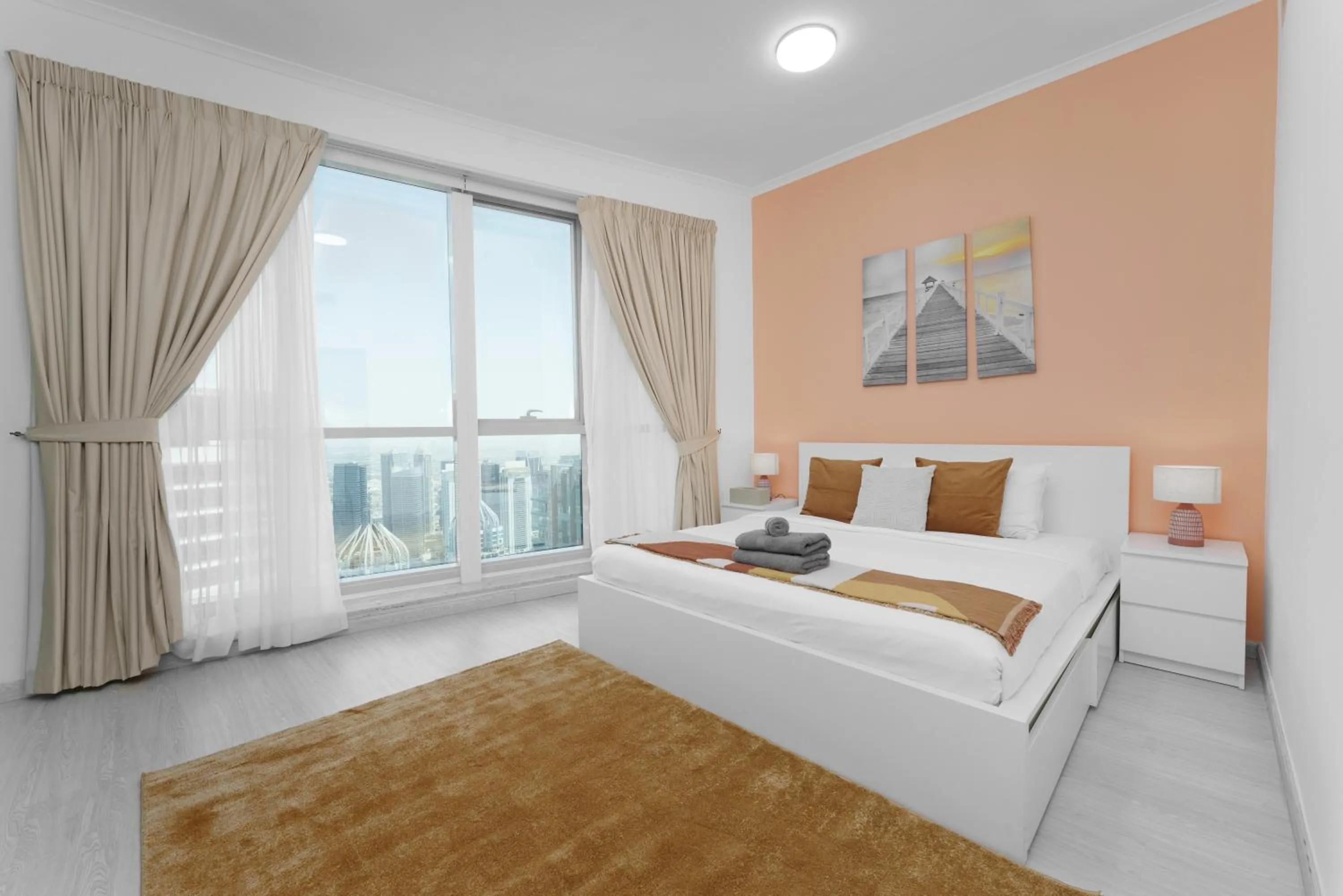 Bedroom, Bed in Marco Polo - Your luxurious high-floor escape in Dubai Marina