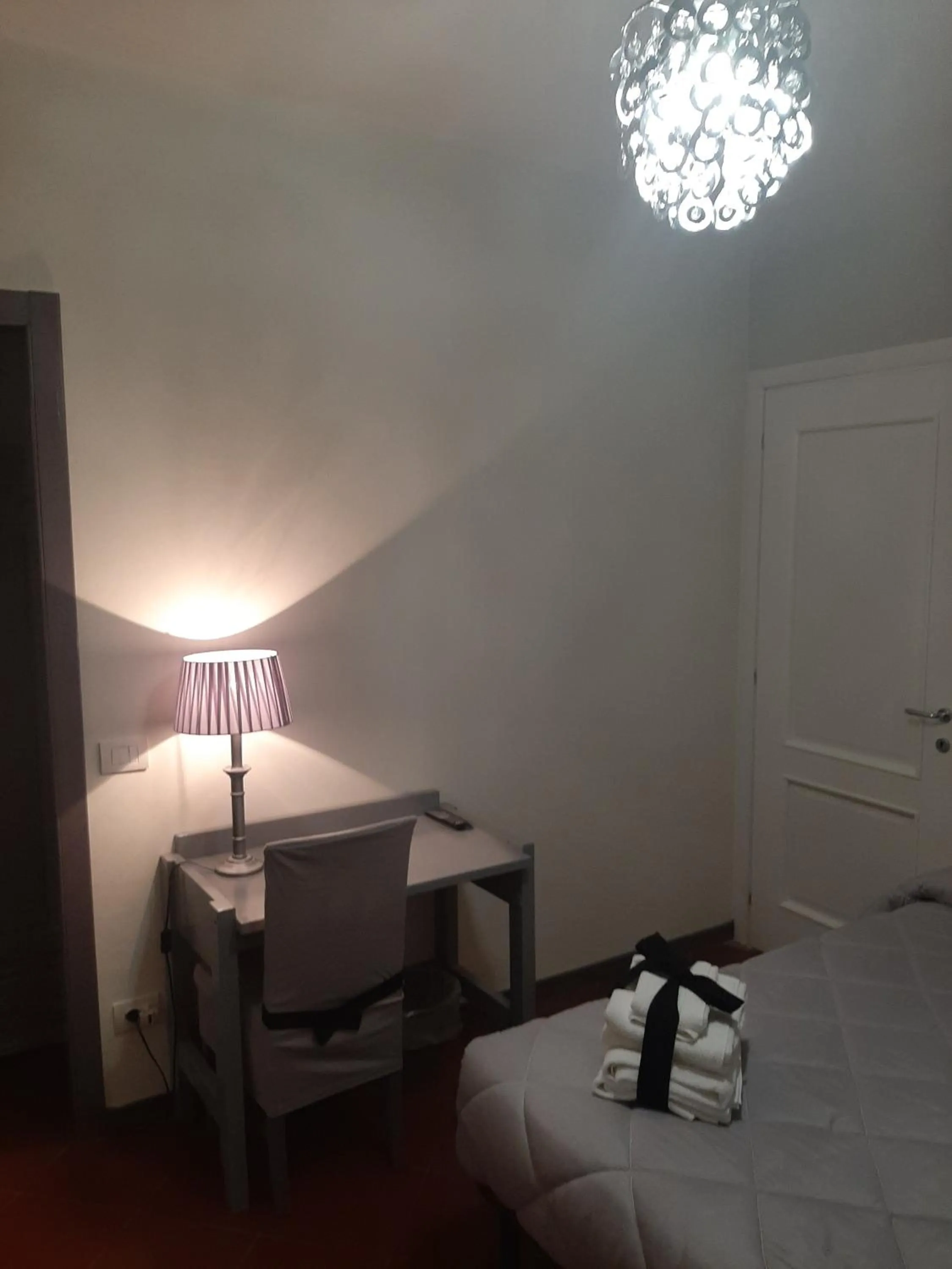 Photo of the whole room in B&B Principe Calaf 3