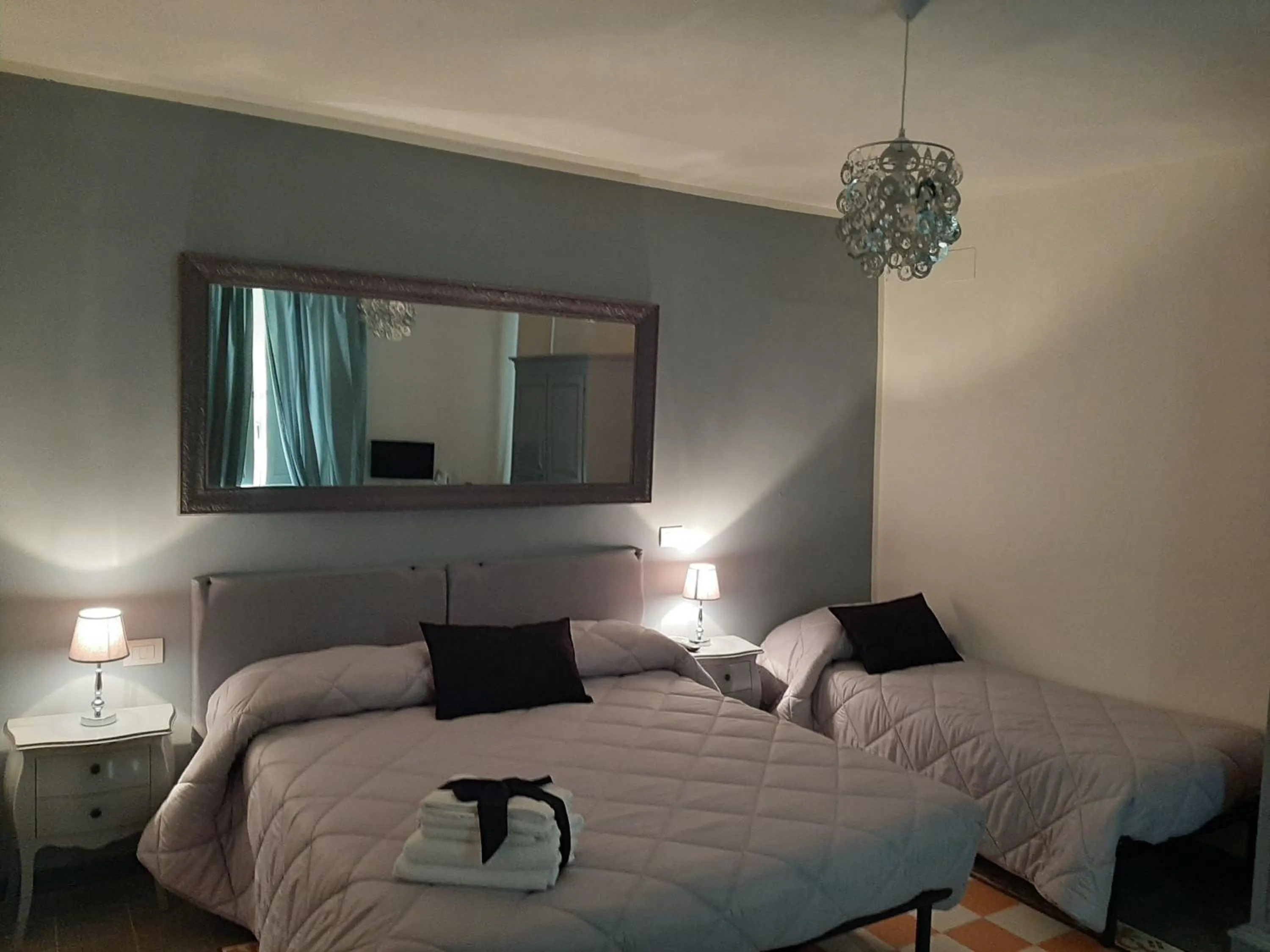 Photo of the whole room, Bed in B&B Principe Calaf 3