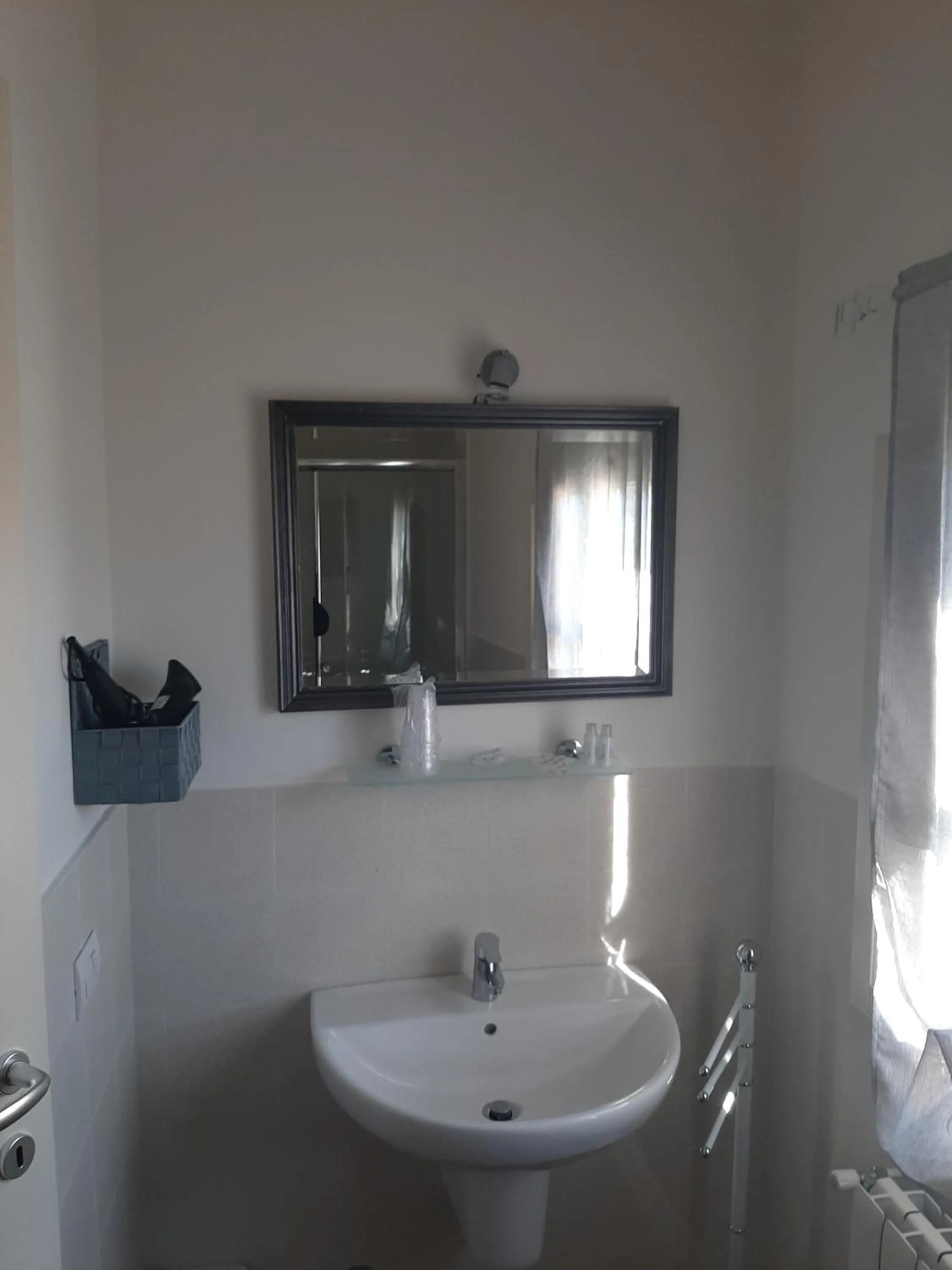 Bathroom in B&B Principe Calaf 3