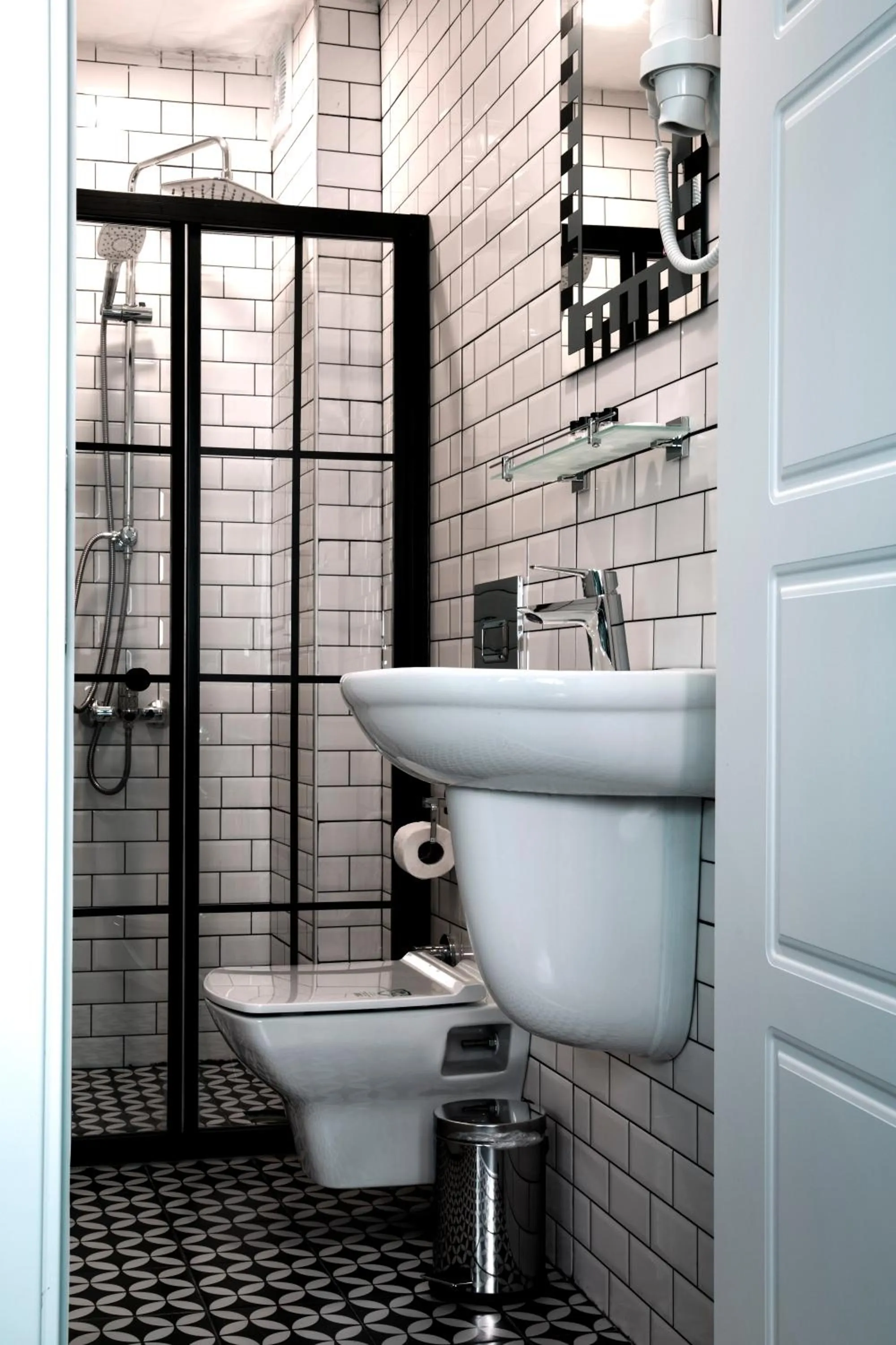 Toilet in Carvan HOTEL