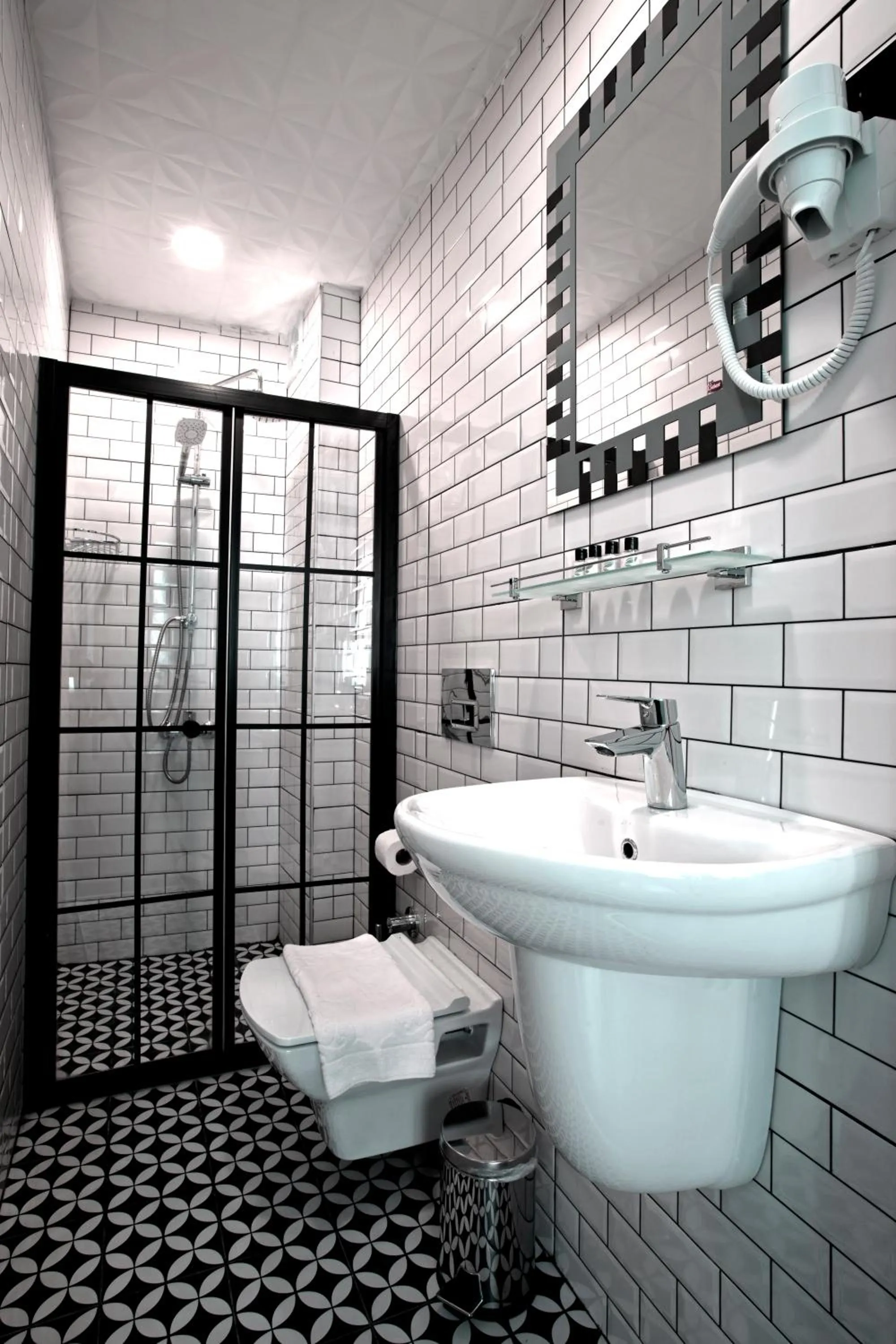 Toilet in Carvan HOTEL