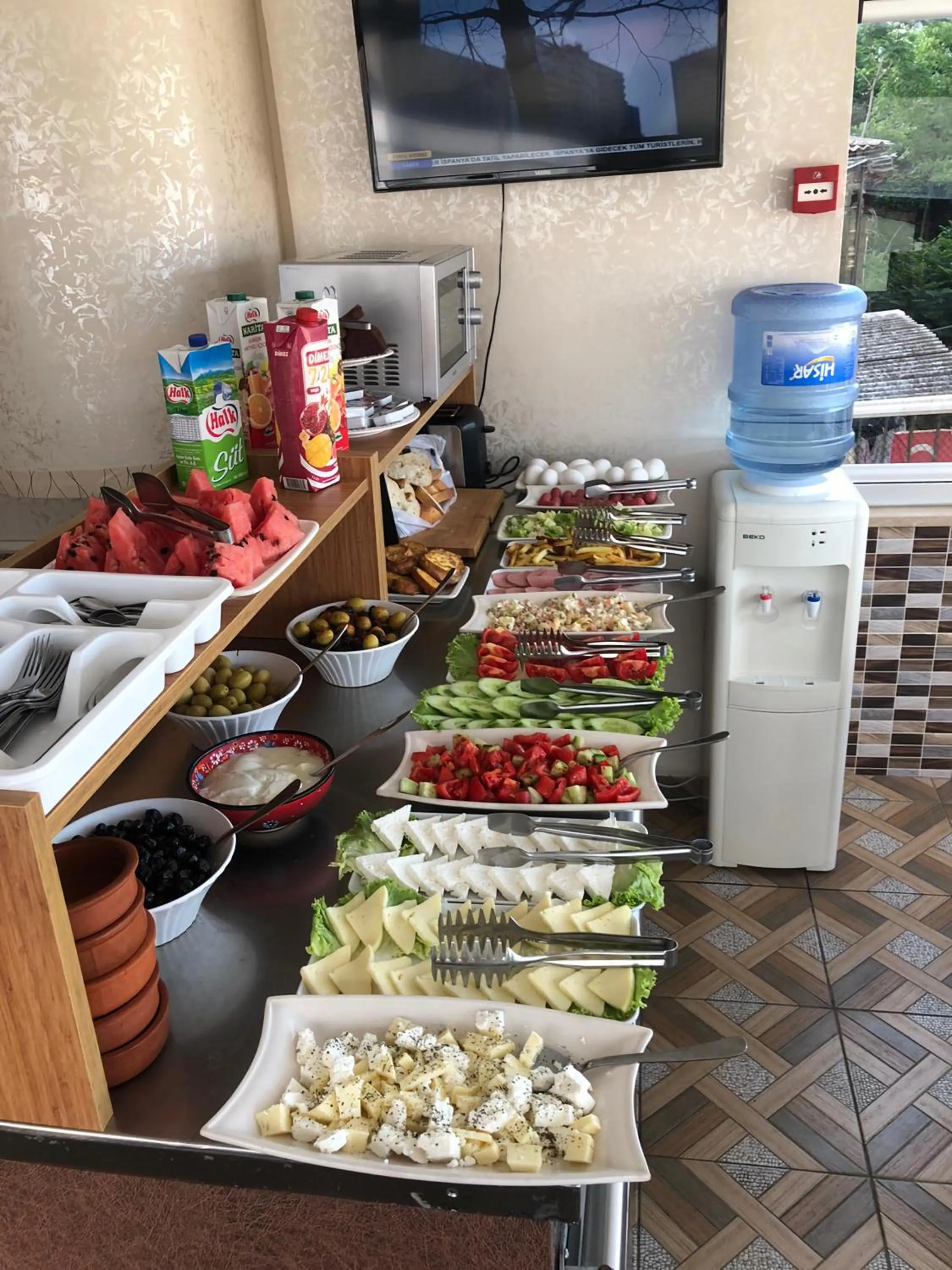 Restaurant/places to eat in Carvan HOTEL