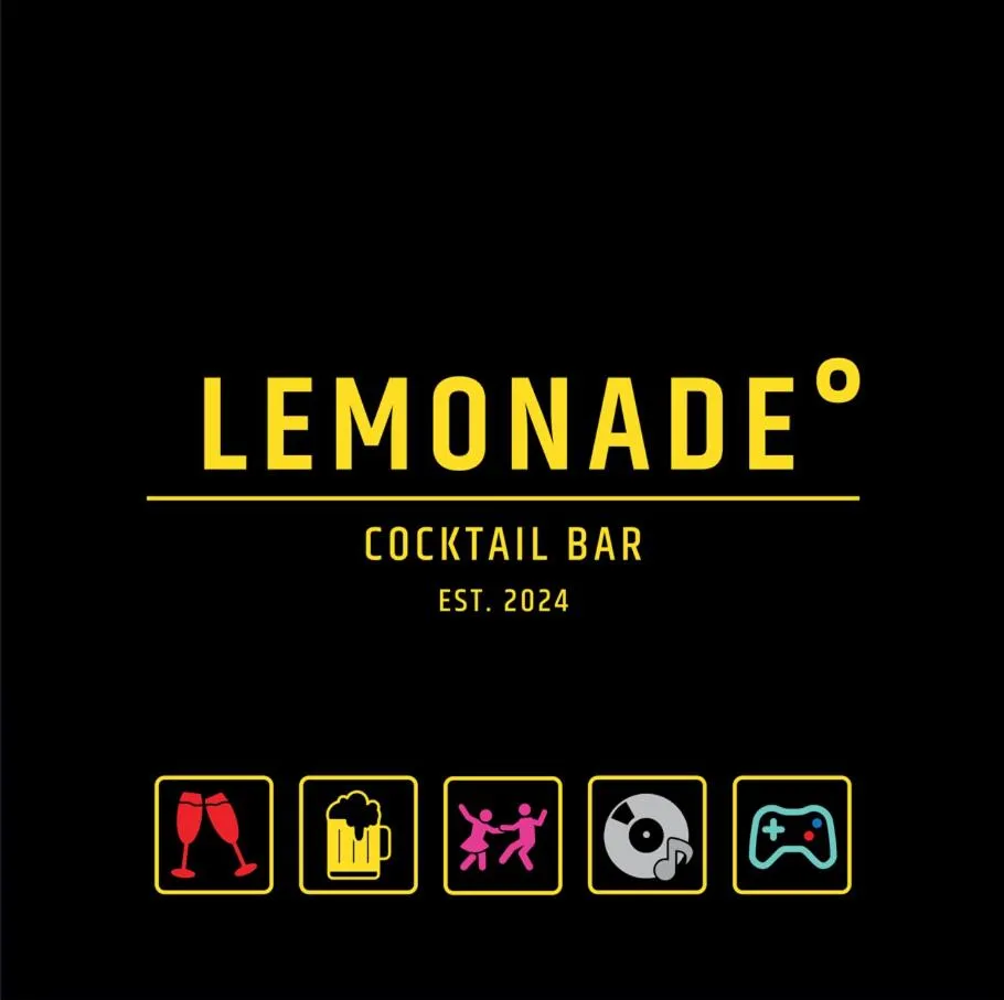 Restaurant/places to eat in Sunraf Luxe Apartments