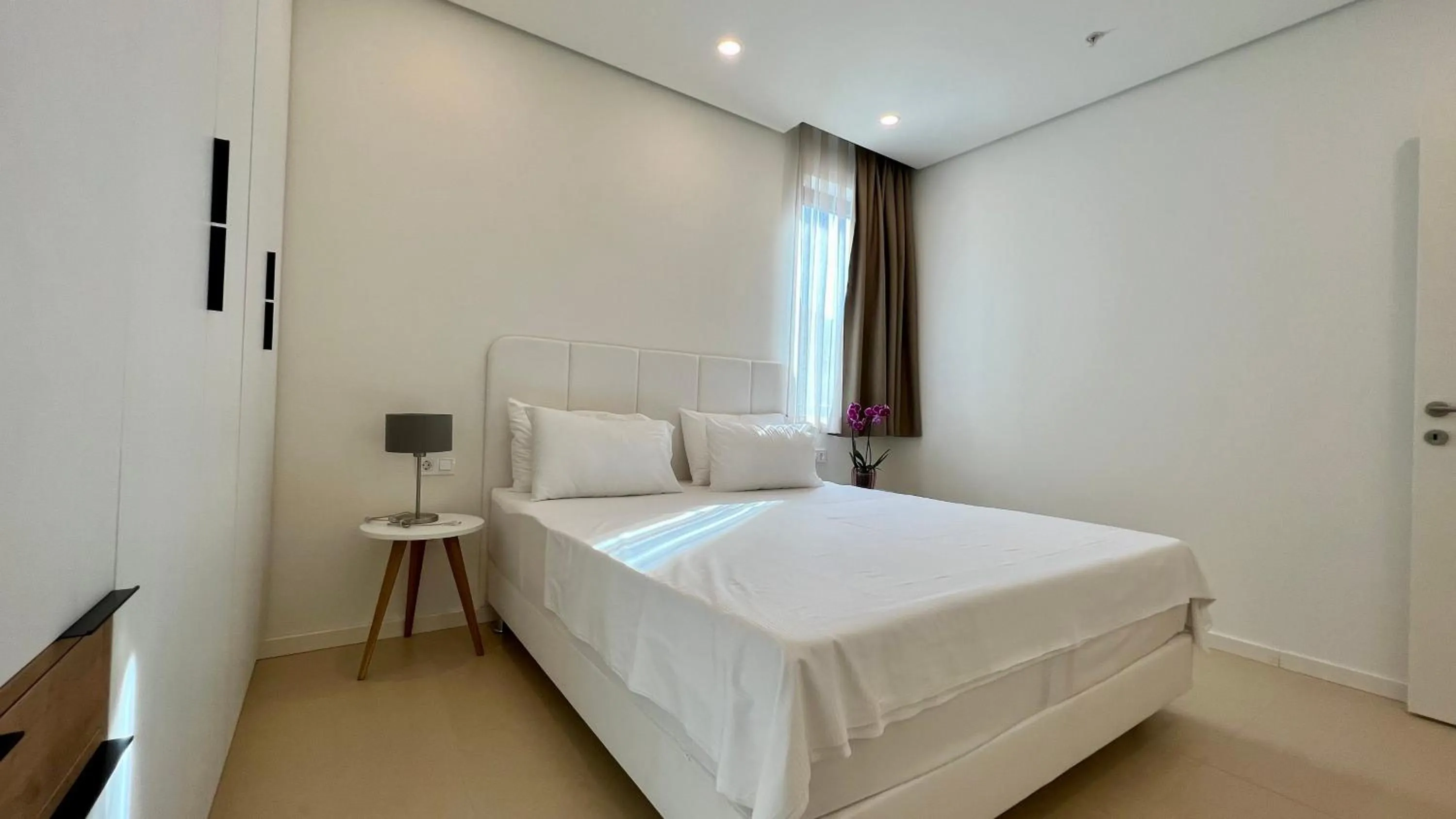 Bedroom, Bed in Sunraf Luxe Apartments