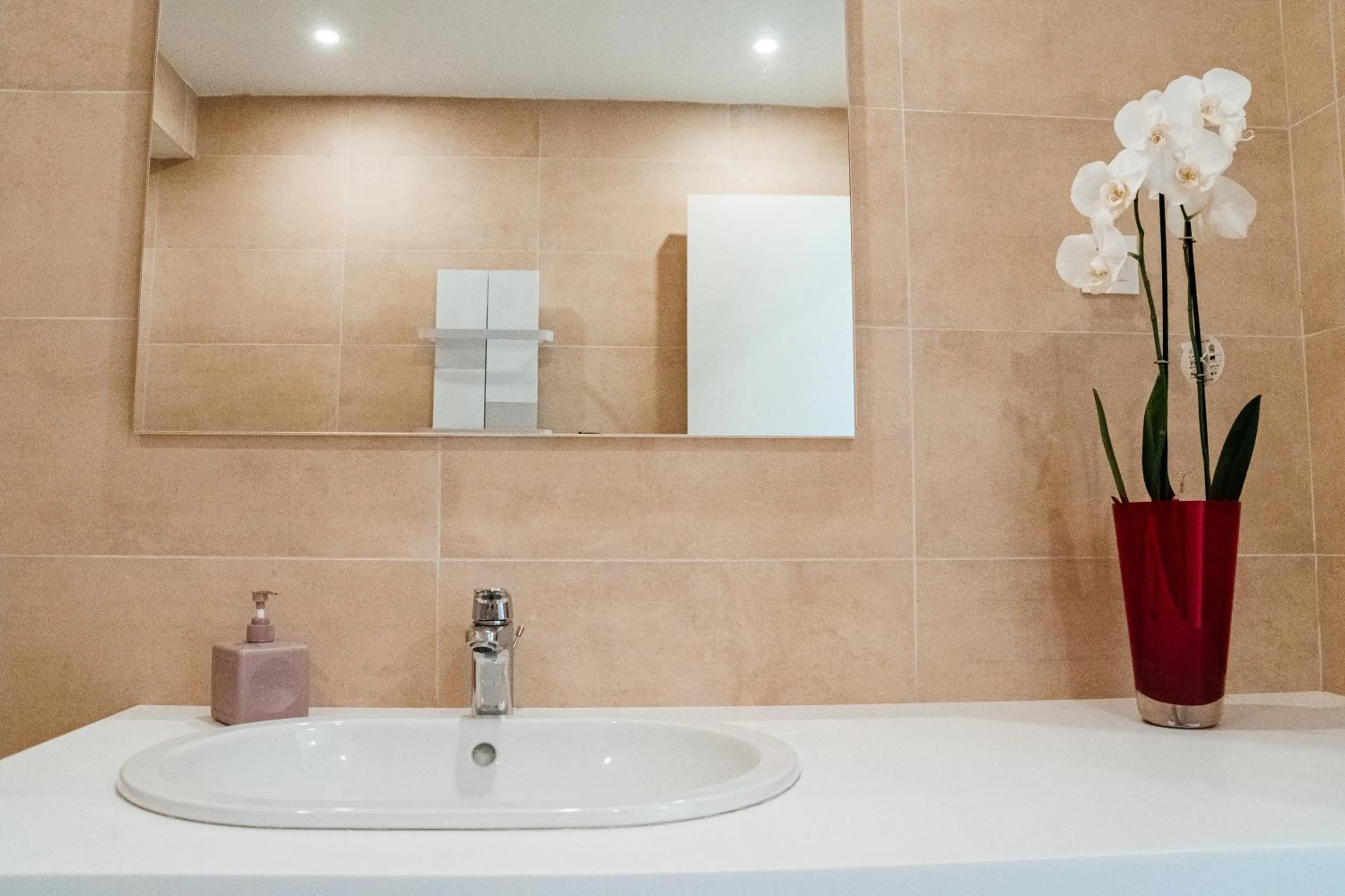 Bathroom in Sunraf Luxe Apartments