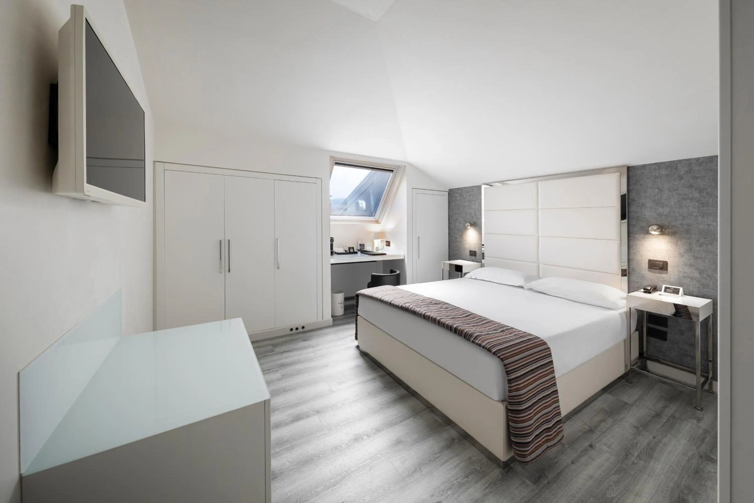 Bedroom, Bed in LHP Hotel Montecatini Palace & SPA