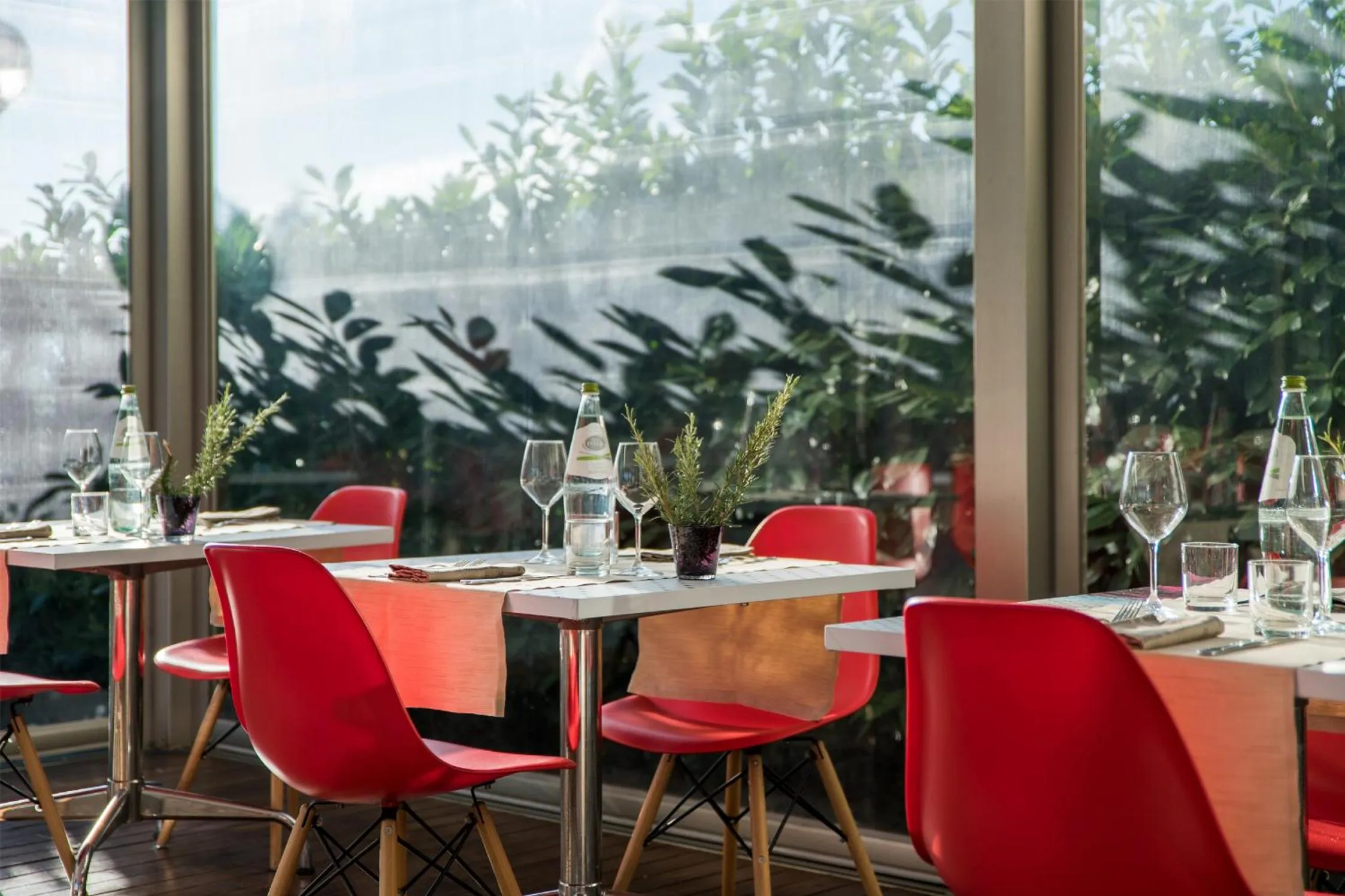 Lunch in LH Hotel Arca Street Art