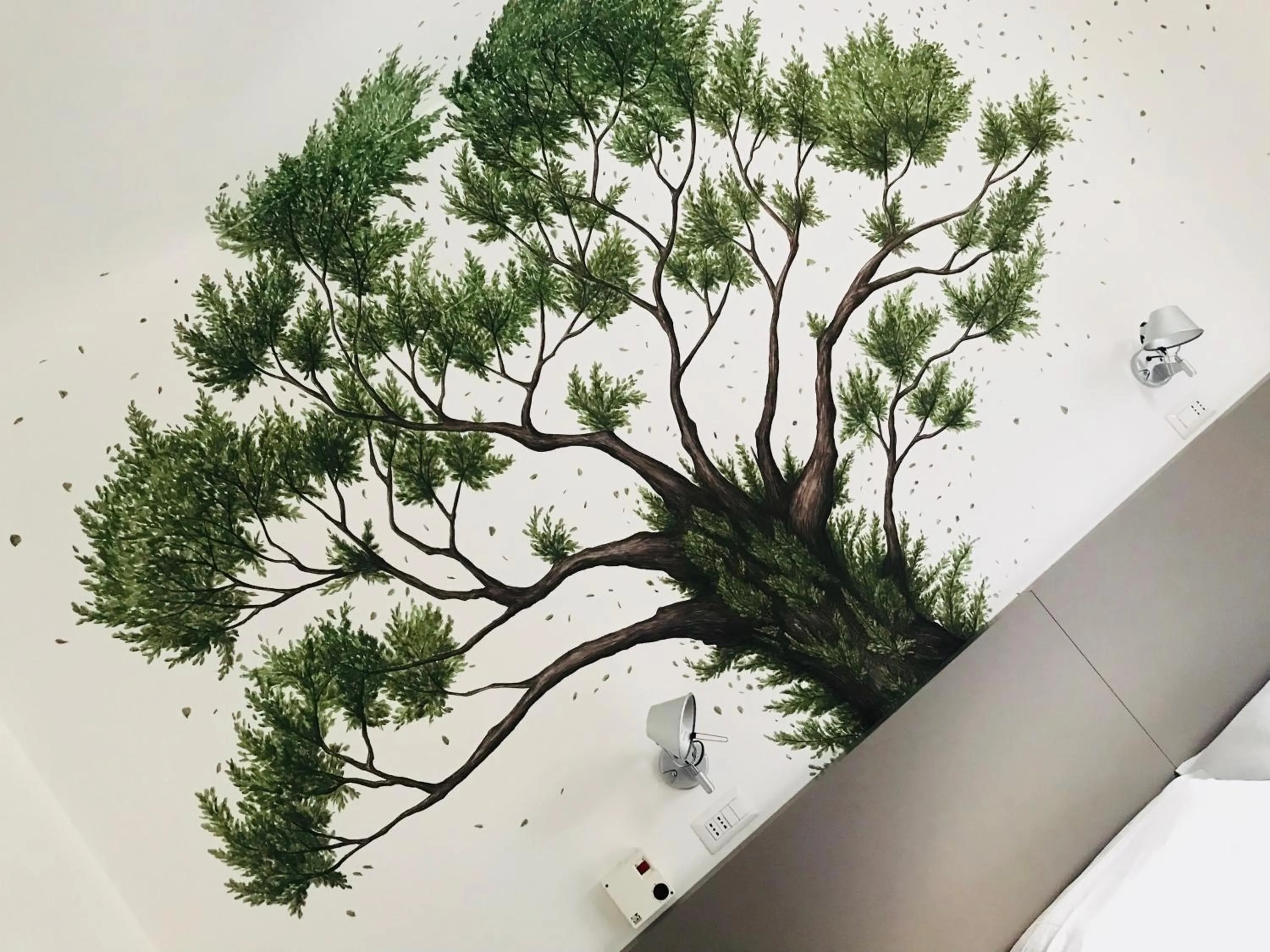 Decorative detail in LH Hotel Arca Street Art