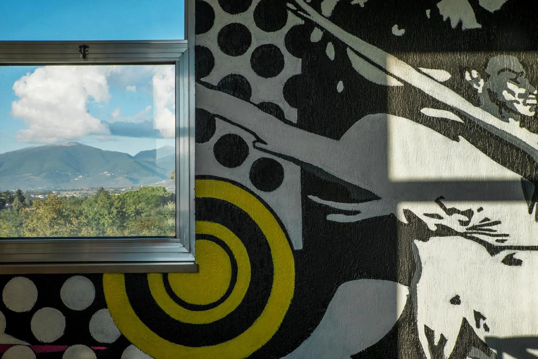 Mountain view in LH Hotel Arca Street Art