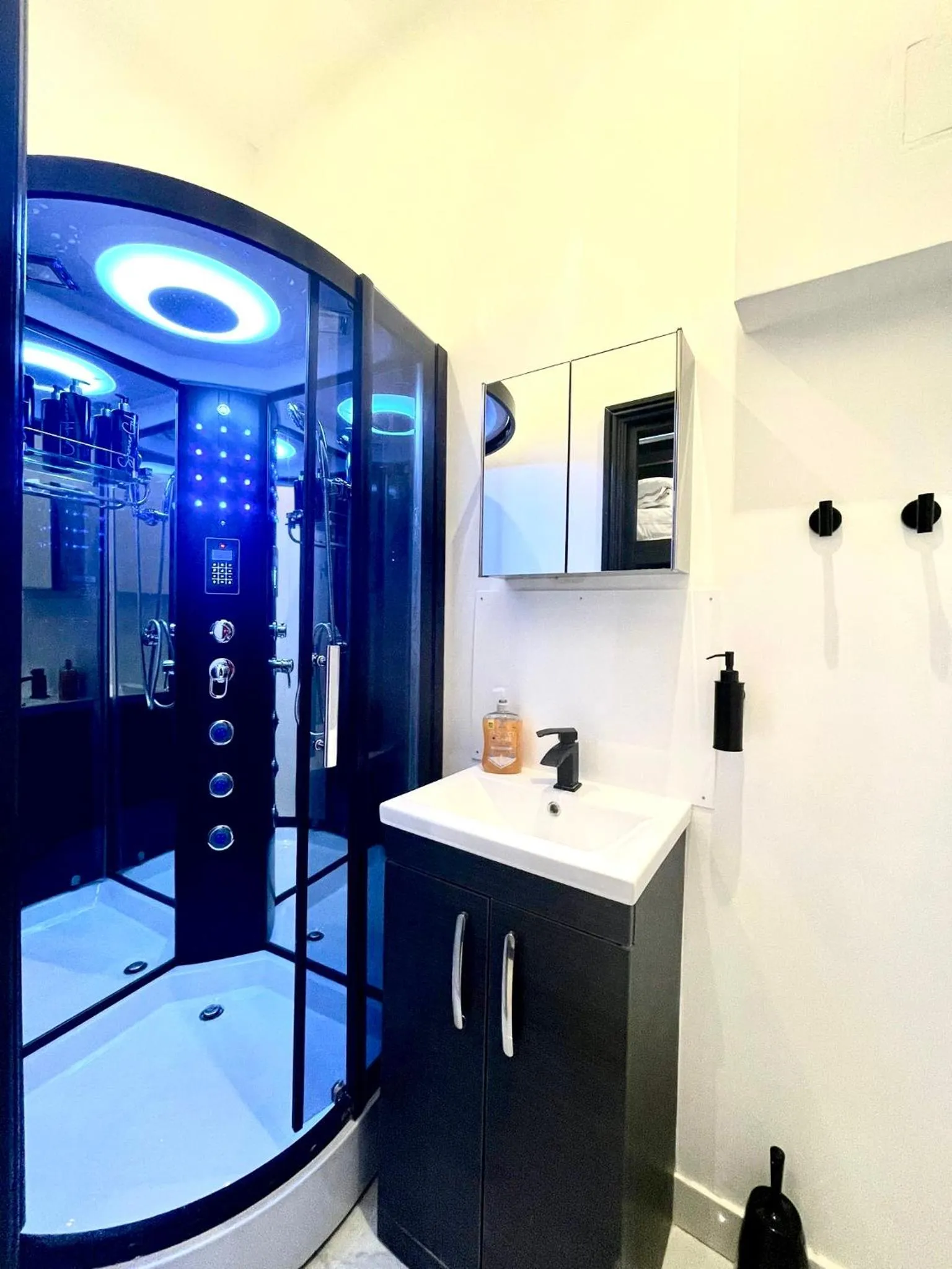 Shower in Duke and Duchess Apartments and Rooms - Private in Room Hot Tub Suites