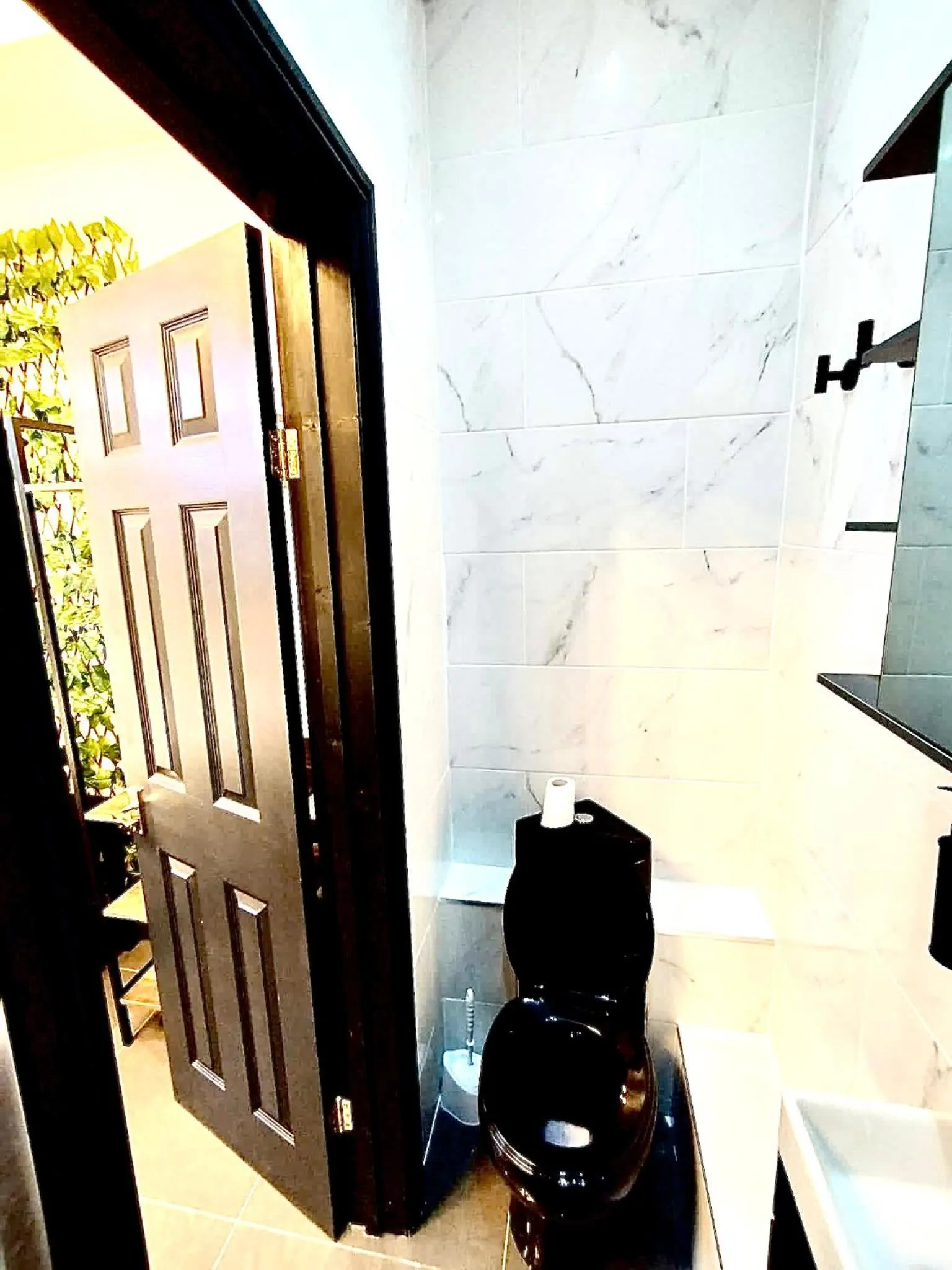 Duke and Duchess Apartments and Rooms - Private in Room Hot Tub Suites