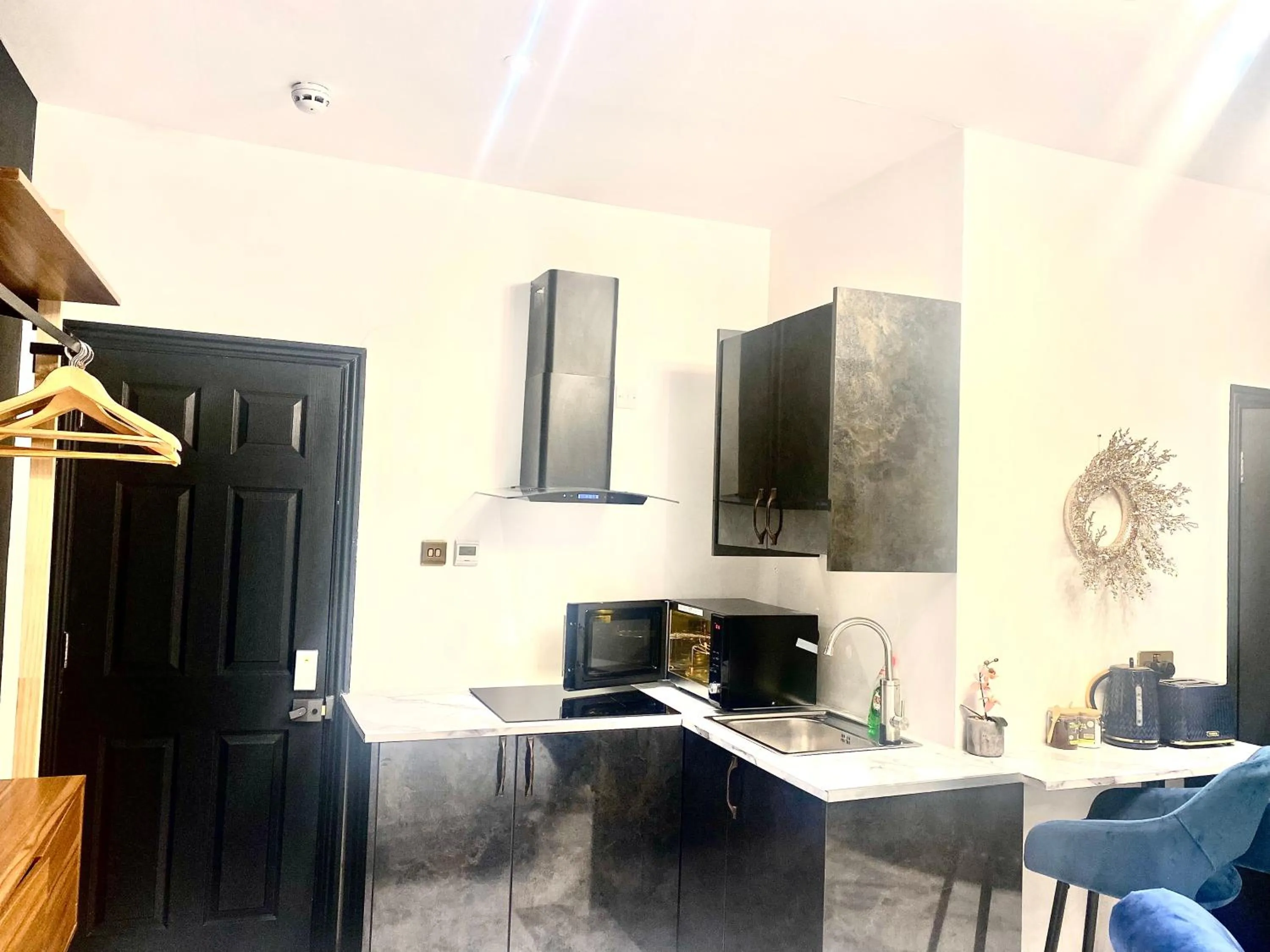 Duke and Duchess Apartments and Rooms - Private in Room Hot Tub Suites