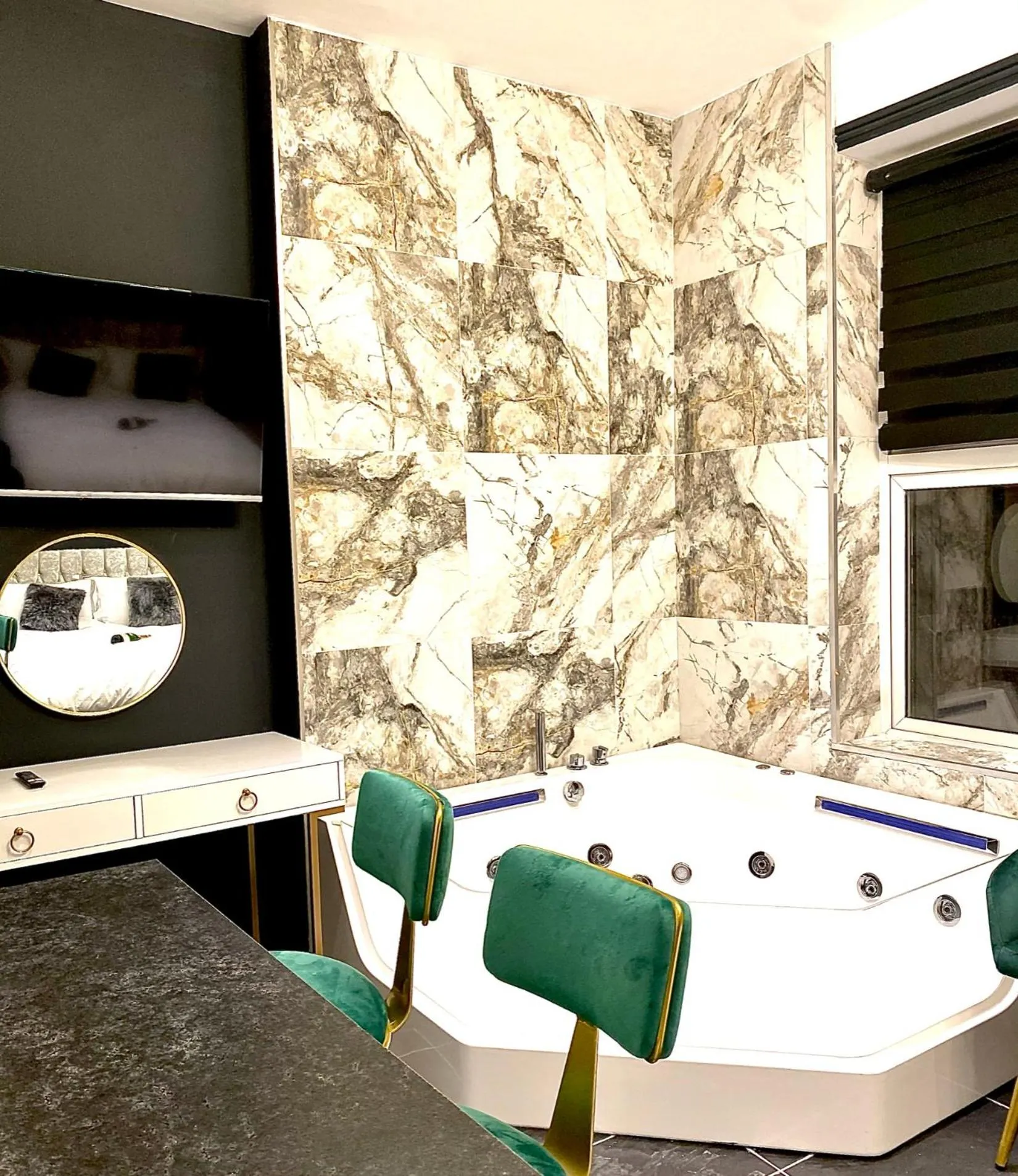 Hot Tub in Duke and Duchess Apartments and Rooms - Private in Room Hot Tub Suites