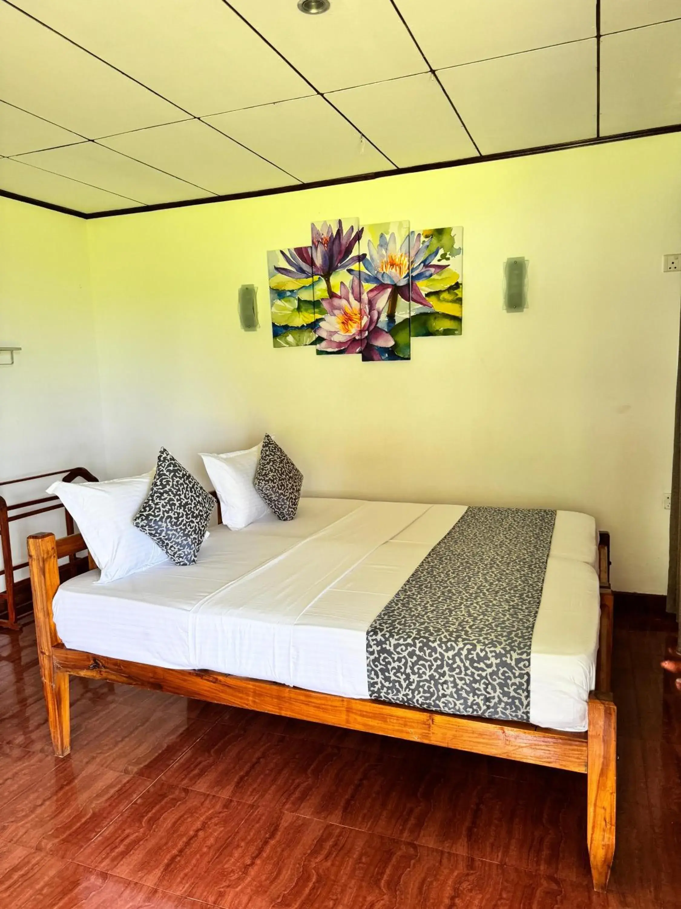 Double Room with Lake View in Lake View Cottage Double Room with Lake View in Lake View Cottage