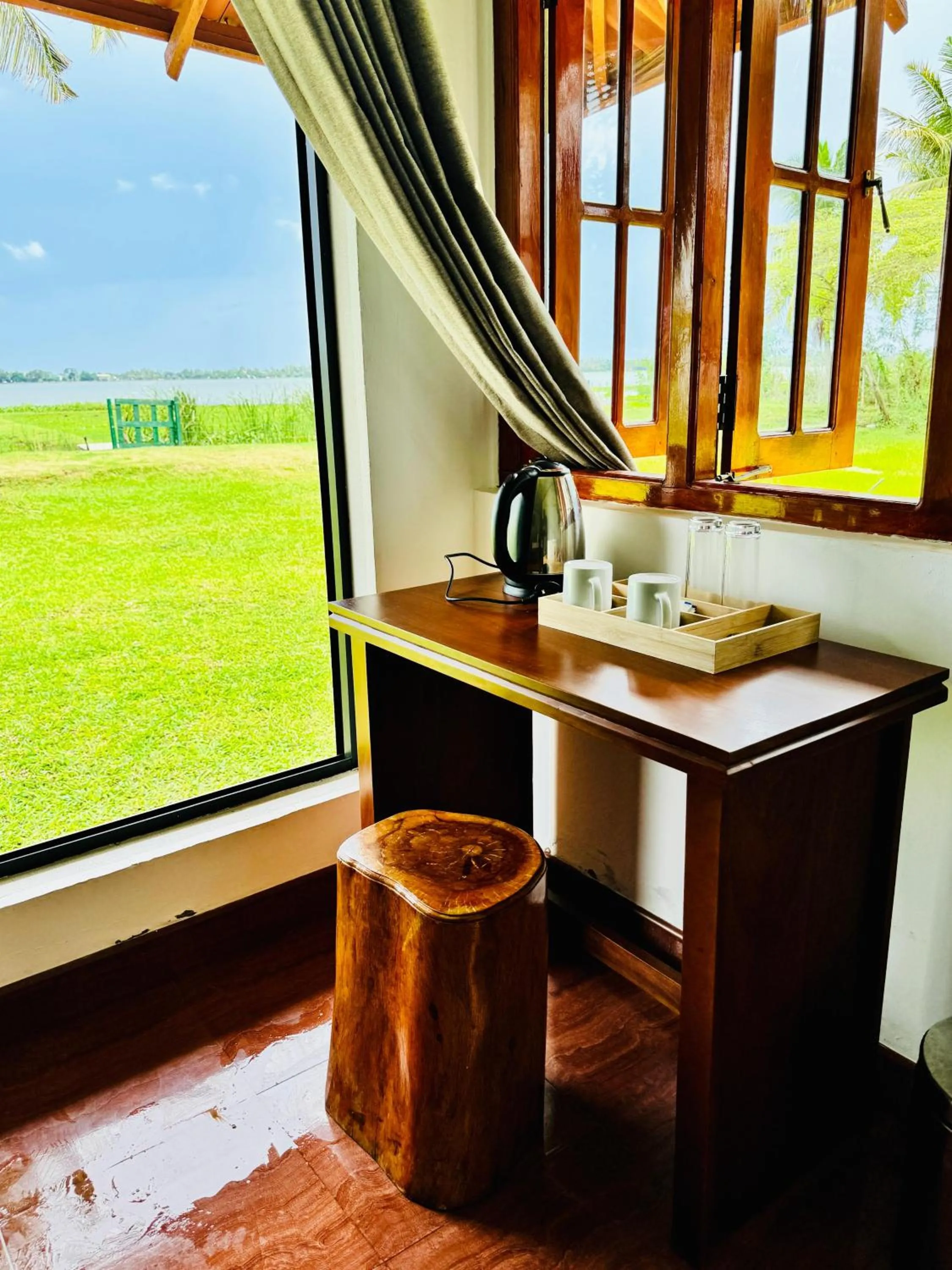 Coffee/tea facilities in Lake View Cottage